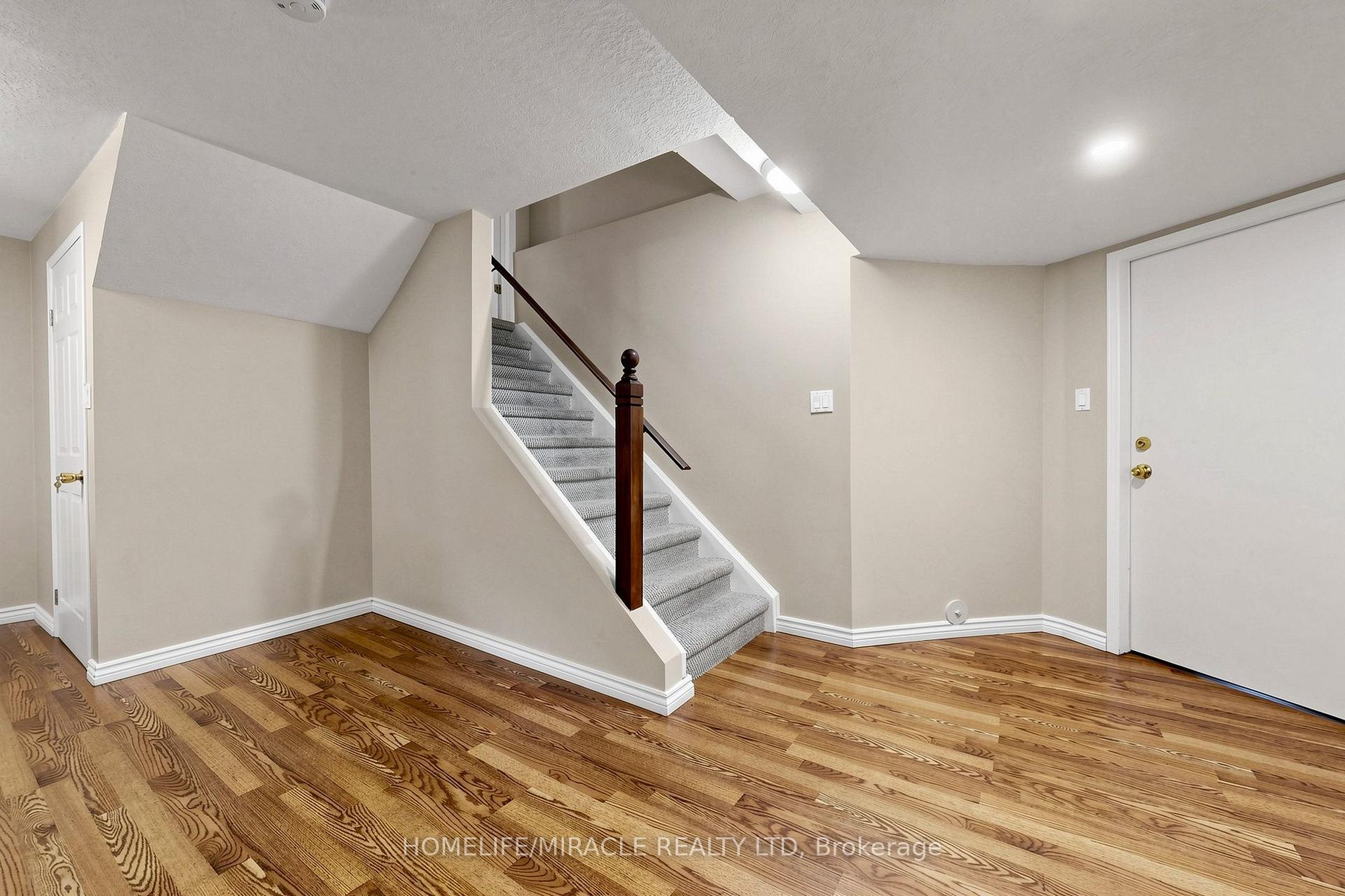 Photo 36 of 378 Mountain Laurel Crescent, Kitchener, Larentian West — HOMEH