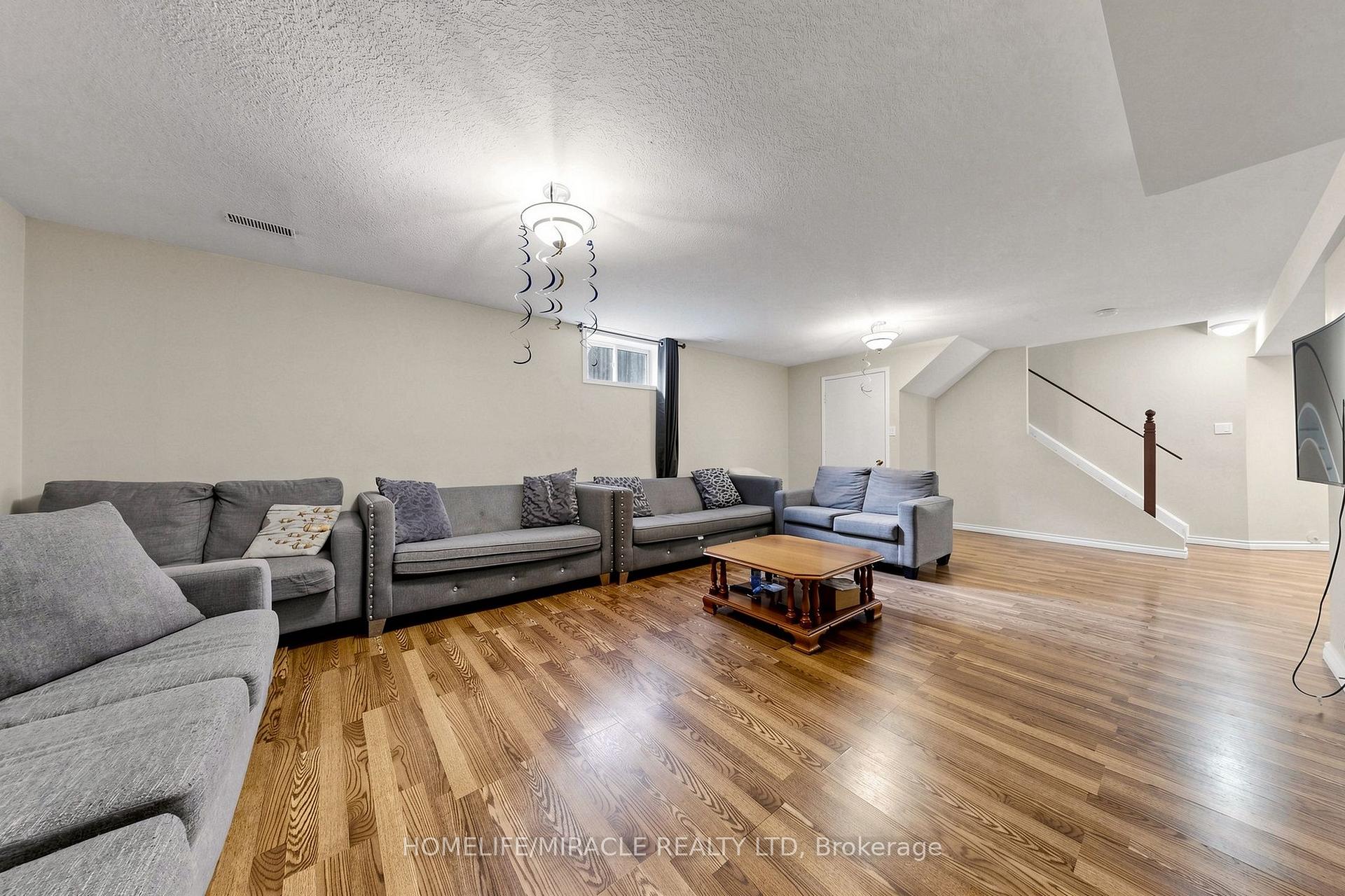 Photo 37 of 378 Mountain Laurel Crescent, Kitchener, Larentian West — HOMEH