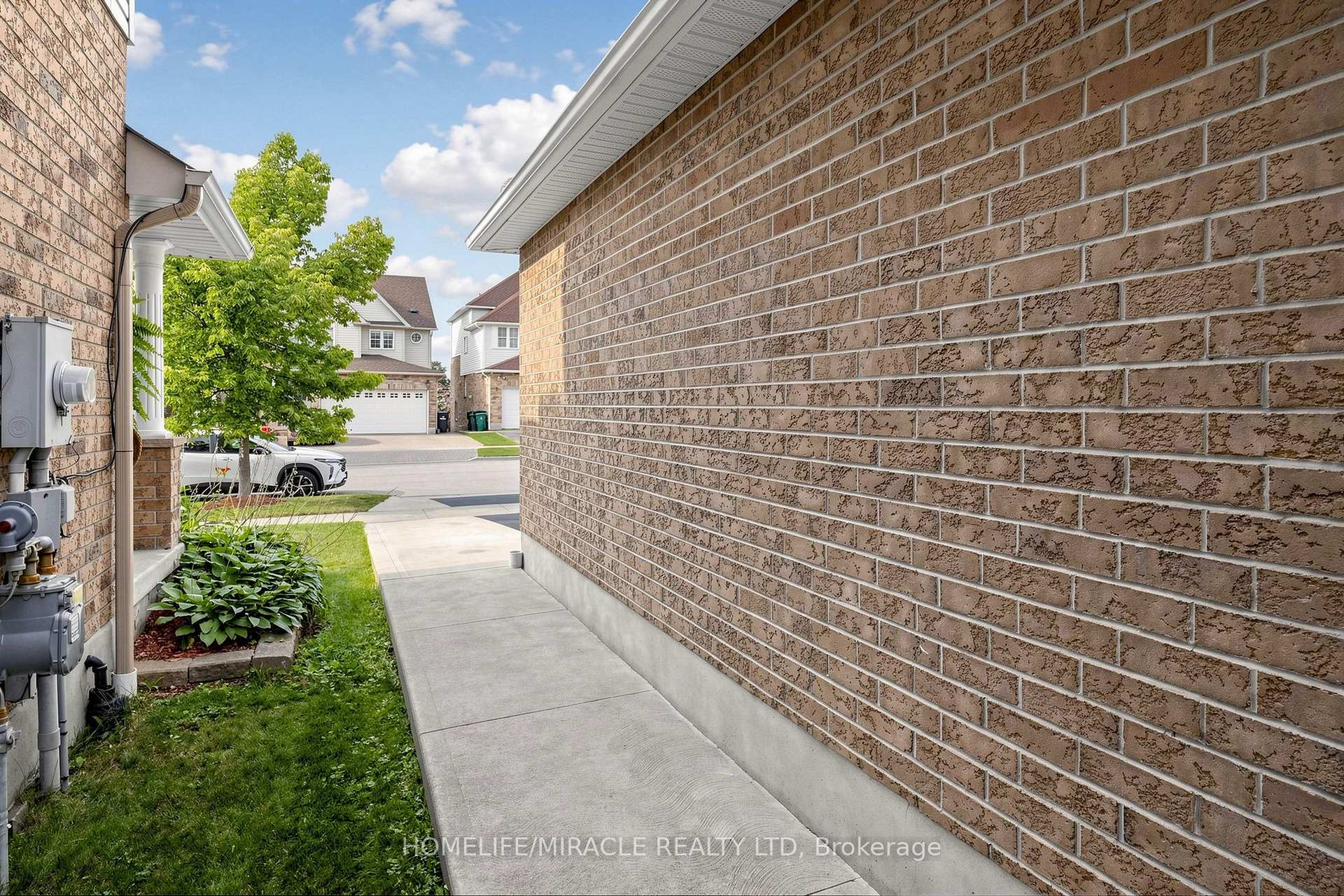 Photo 49 of 378 Mountain Laurel Crescent, Kitchener, Larentian West — HOMEH