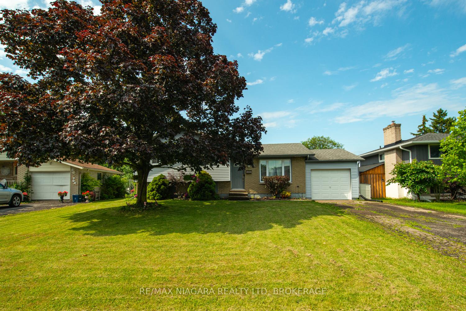 Photo 2 of 47 Elmvale Crescent, Port Colborne, Main Street — HOMEH