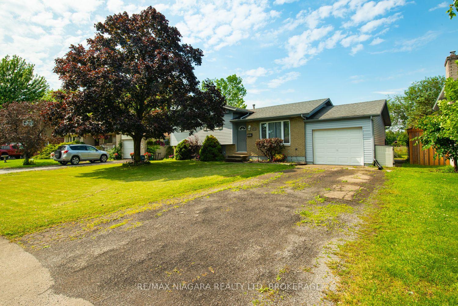 Photo 3 of 47 Elmvale Crescent, Port Colborne, Main Street — HOMEH