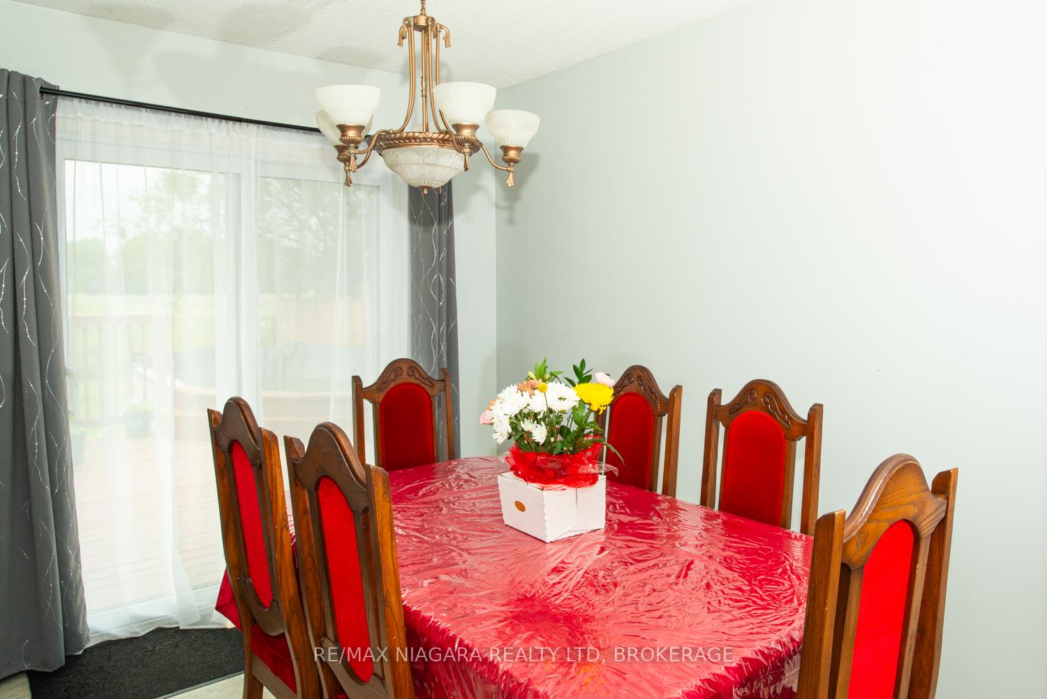 Photo 7 of 47 Elmvale Crescent, Port Colborne, Main Street — HOMEH