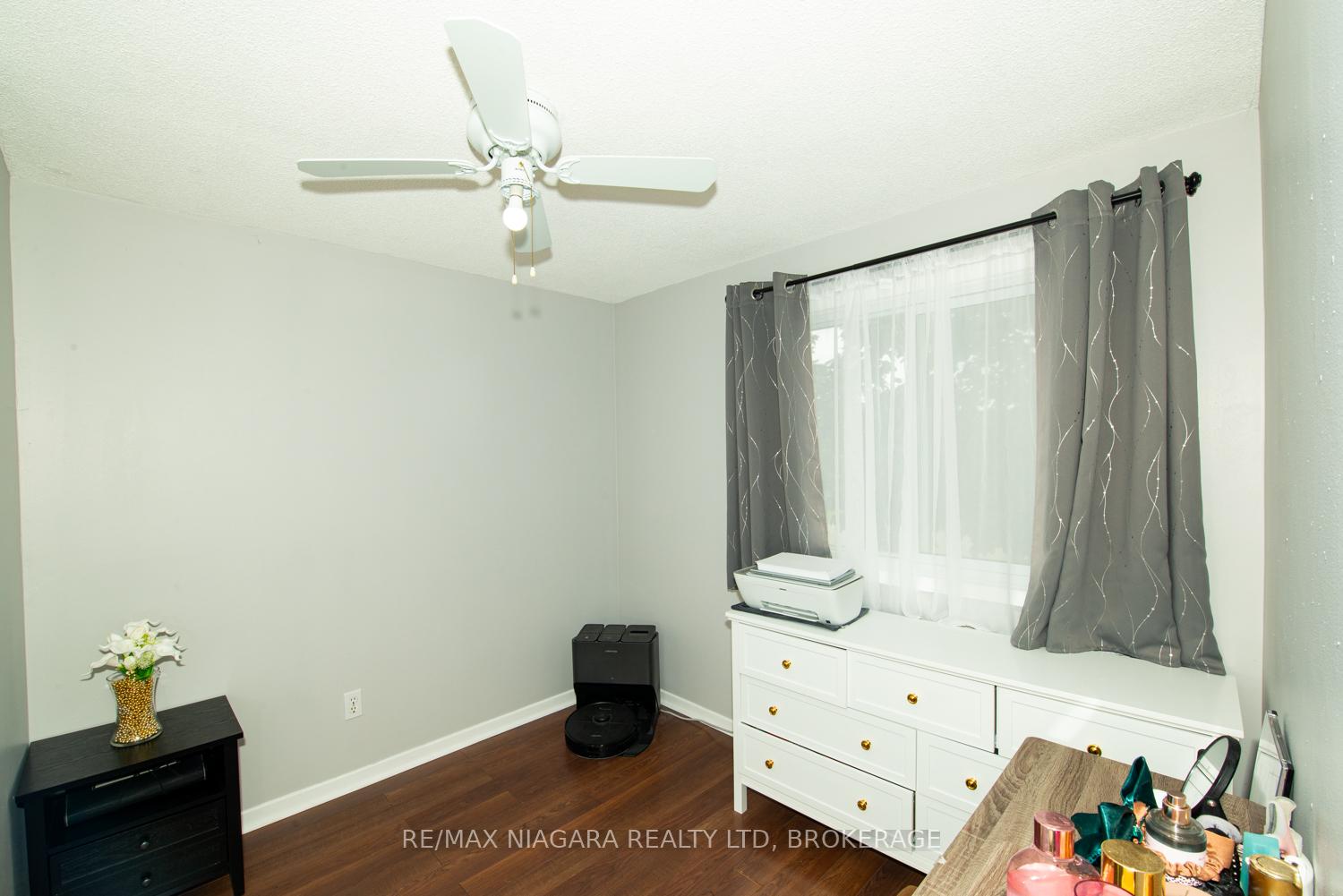 Photo 12 of 47 Elmvale Crescent, Port Colborne, Main Street — HOMEH