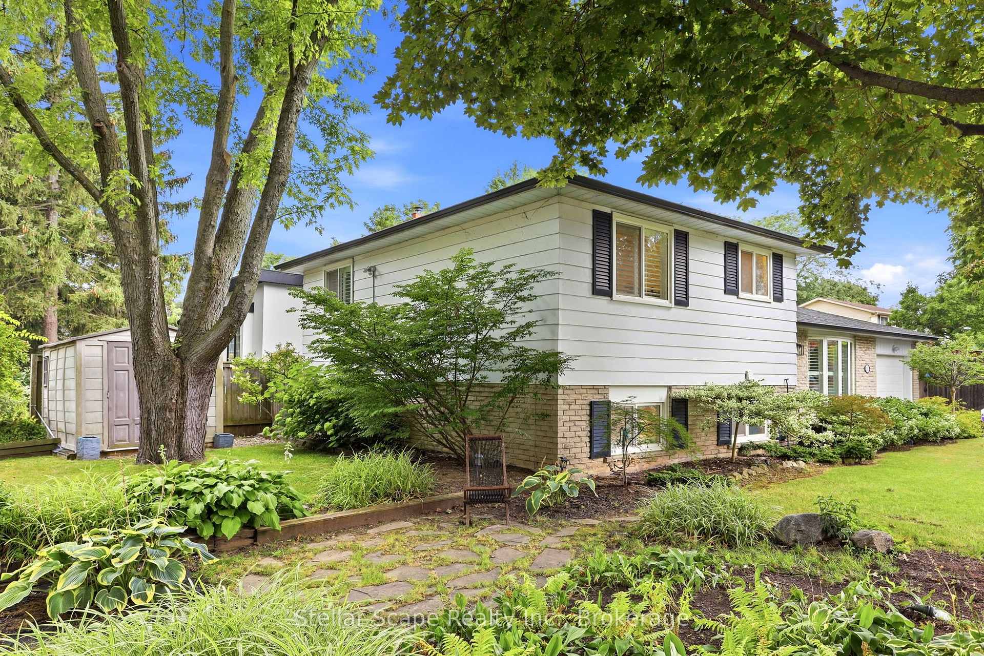 Photo 3 of 1218 Oxlow Drive, Oakville, College Park — HOMEH