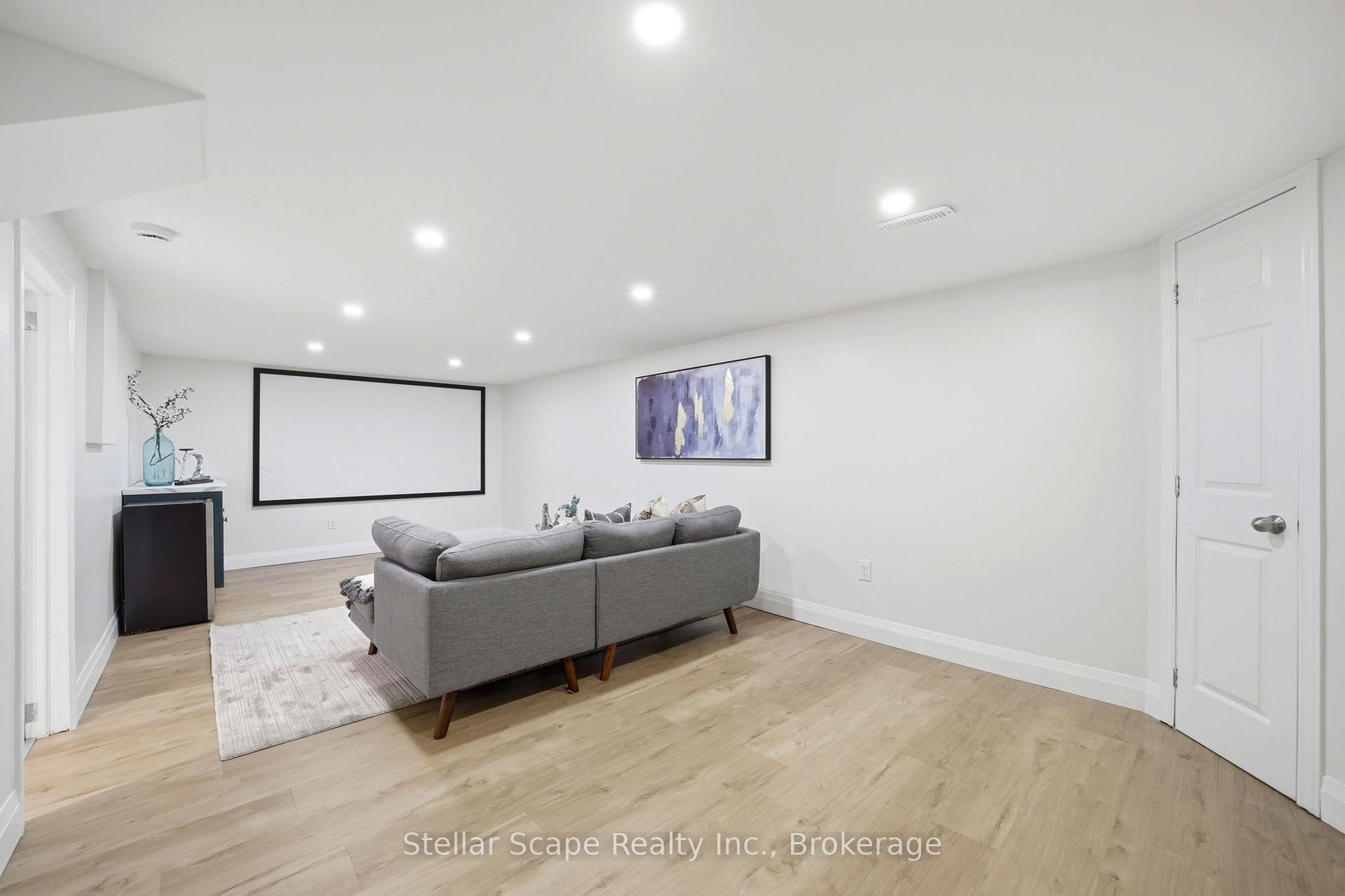 Photo 29 of 1218 Oxlow Drive, Oakville, College Park — HOMEH