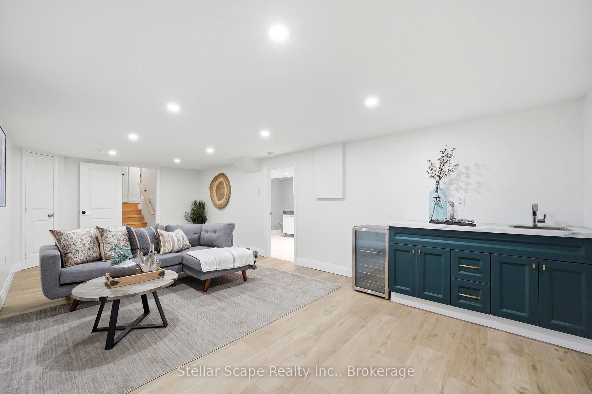 Photo 30 of 1218 Oxlow Drive, Oakville, College Park — HOMEH