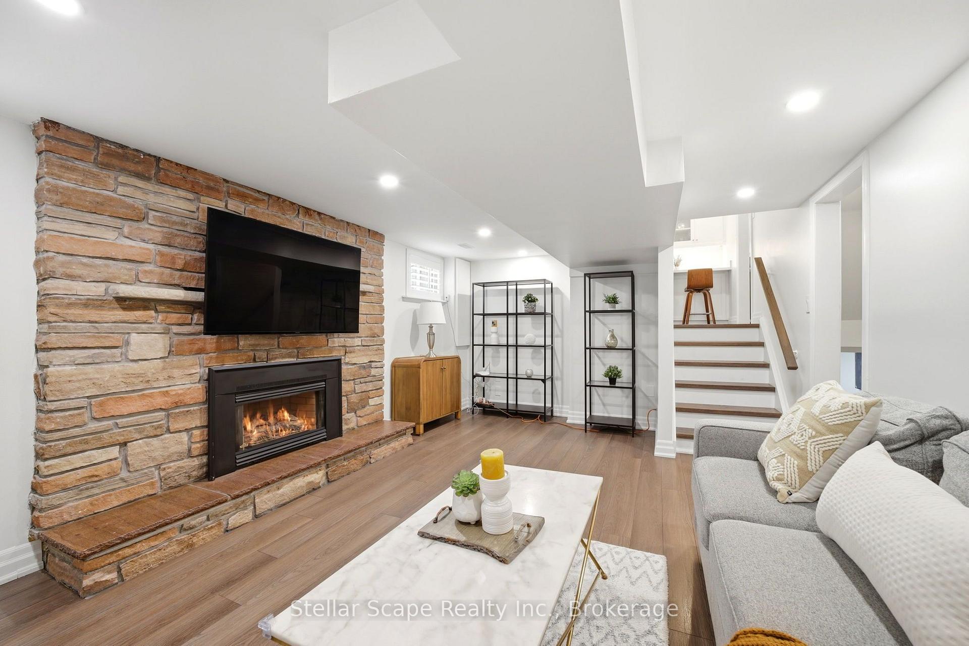 Photo 33 of 1218 Oxlow Drive, Oakville, College Park — HOMEH