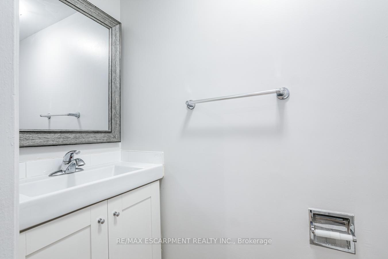 Photo 10 of 2790 Huntingdon Trail, Oakville, Clearview — HOMEH