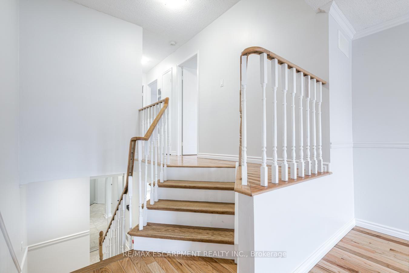 Photo 14 of 2790 Huntingdon Trail, Oakville, Clearview — HOMEH