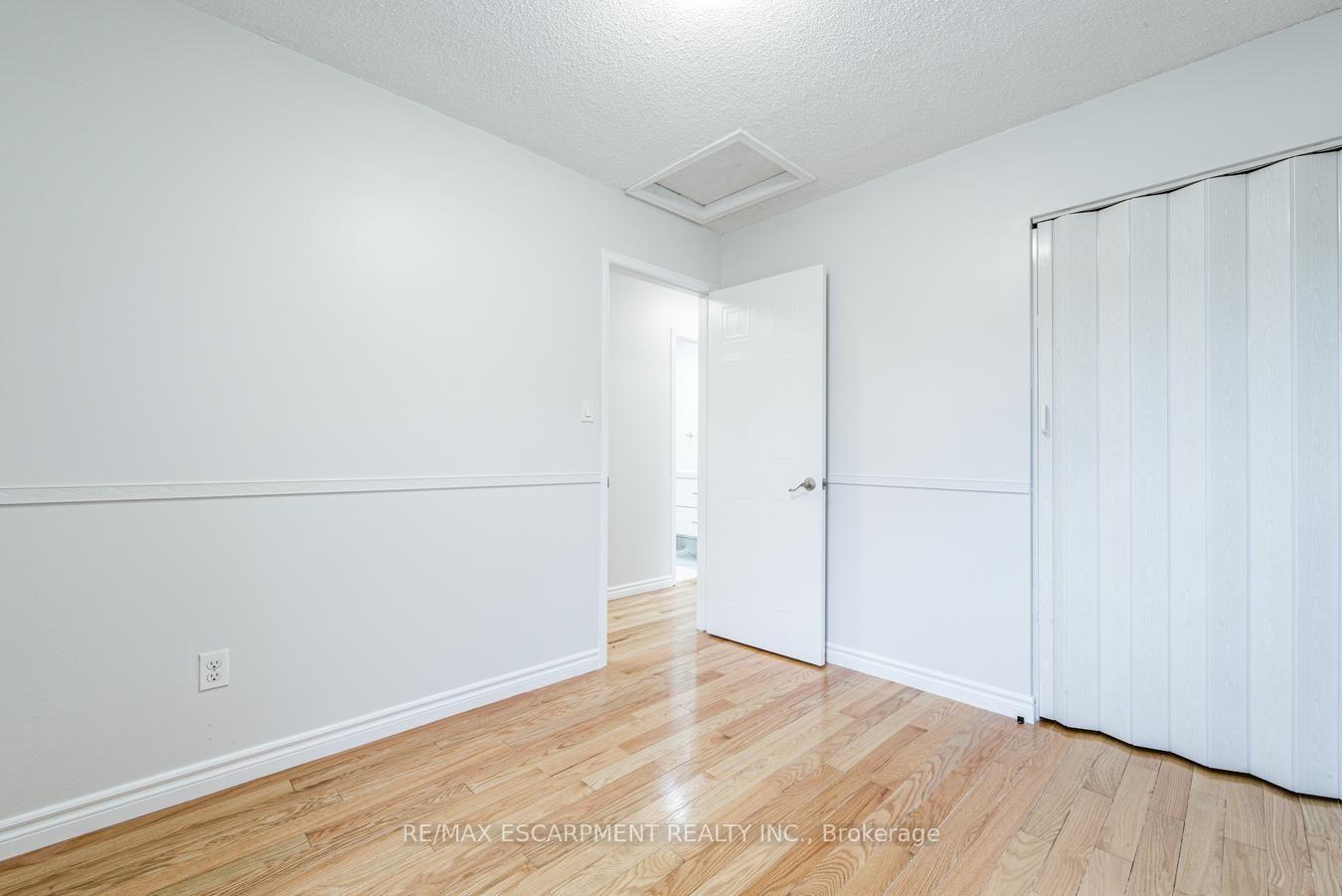 Photo 20 of 2790 Huntingdon Trail, Oakville, Clearview — HOMEH