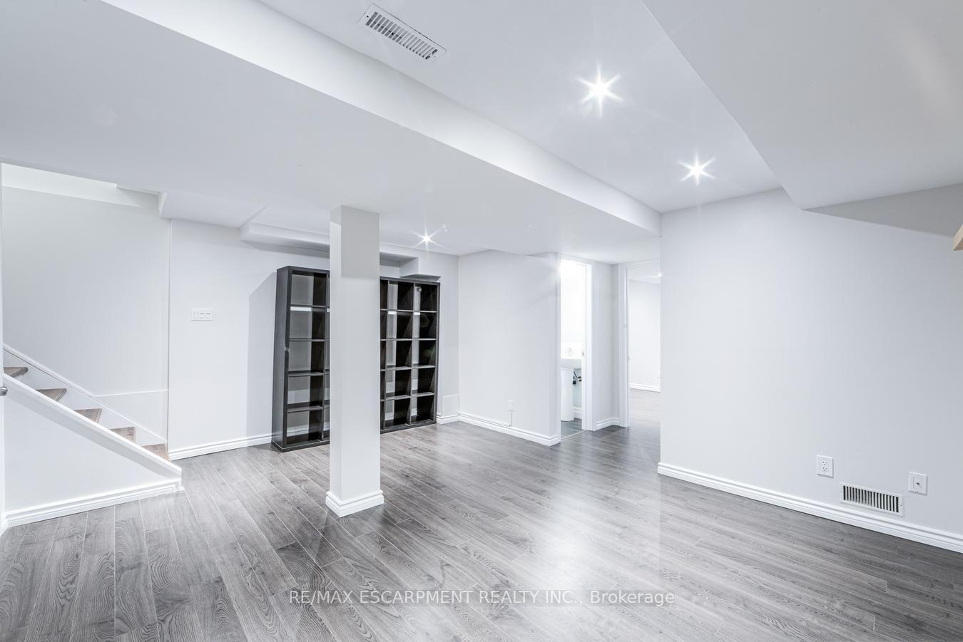 Photo 26 of 2790 Huntingdon Trail, Oakville, Clearview — HOMEH