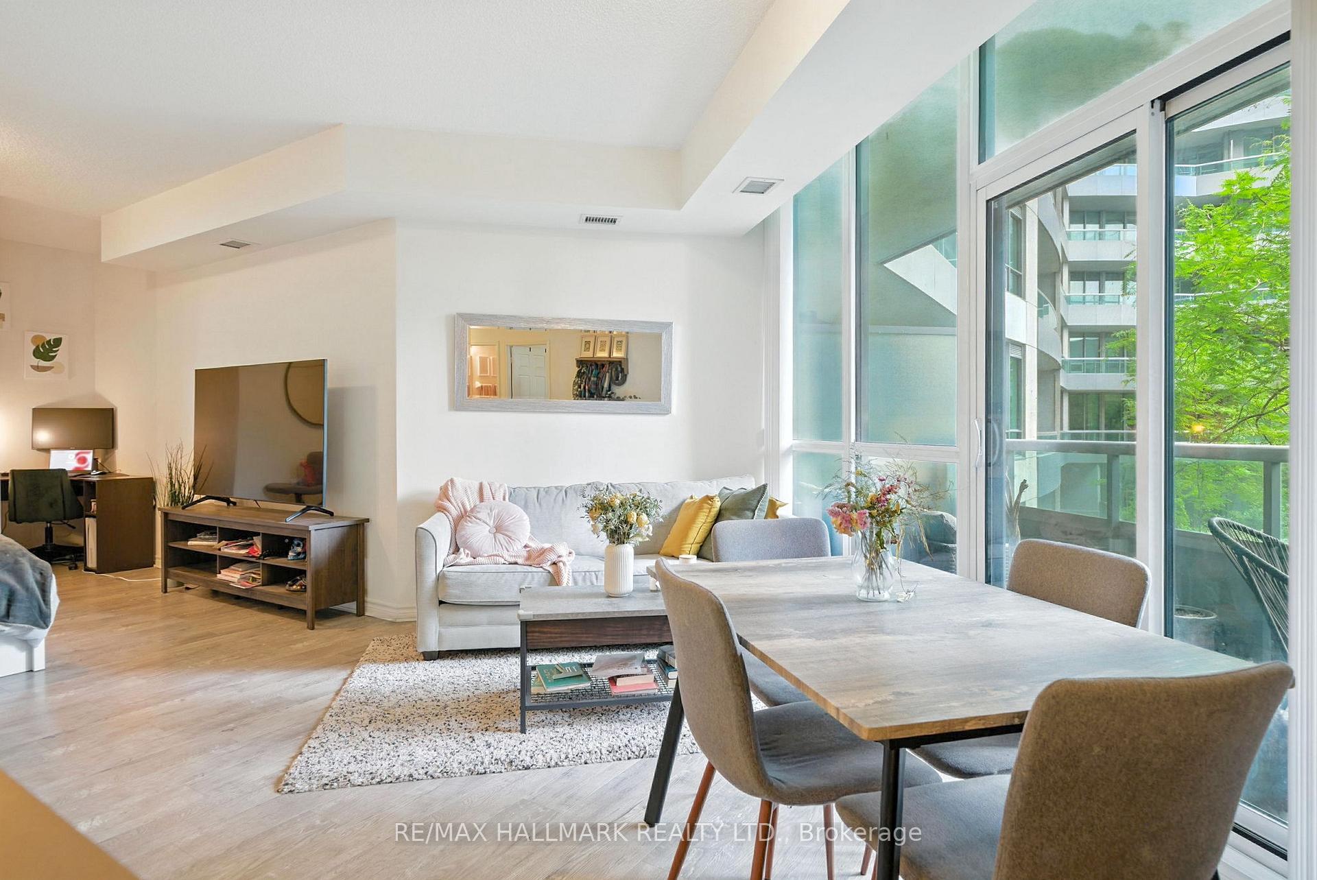 Front of Unit 301, 25 Lower Simcoe Street