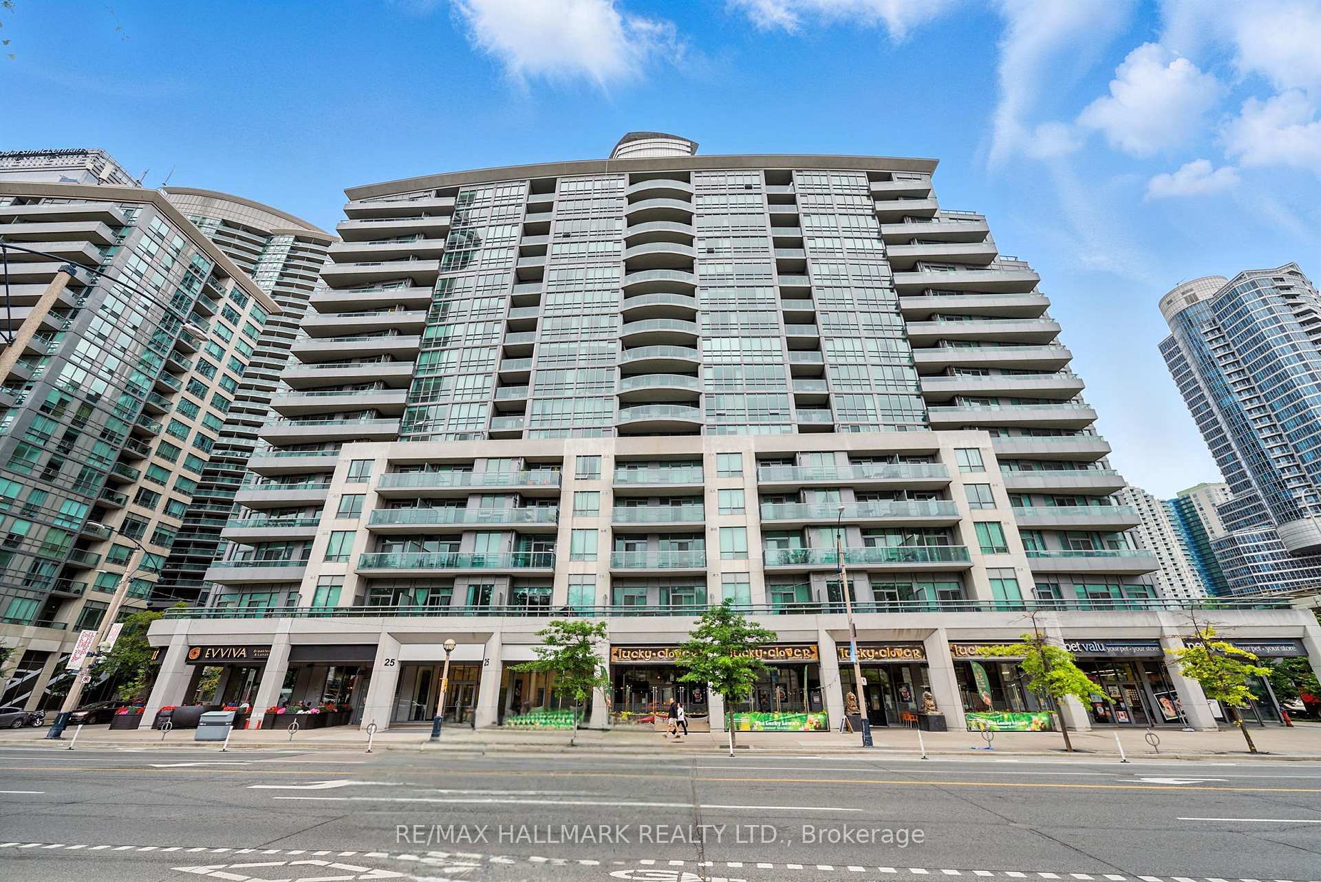 Photo 2 of Unit 301, 25 Lower Simcoe Street, Toronto, Waterfront Communities — HOMEH