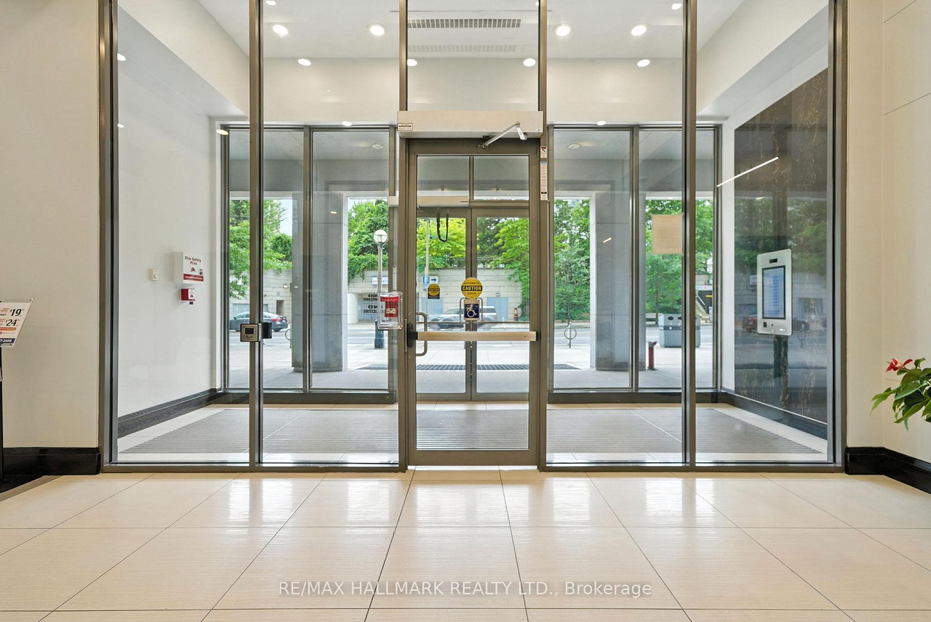 Photo 7 of Unit 301, 25 Lower Simcoe Street, Toronto, Waterfront Communities — HOMEH