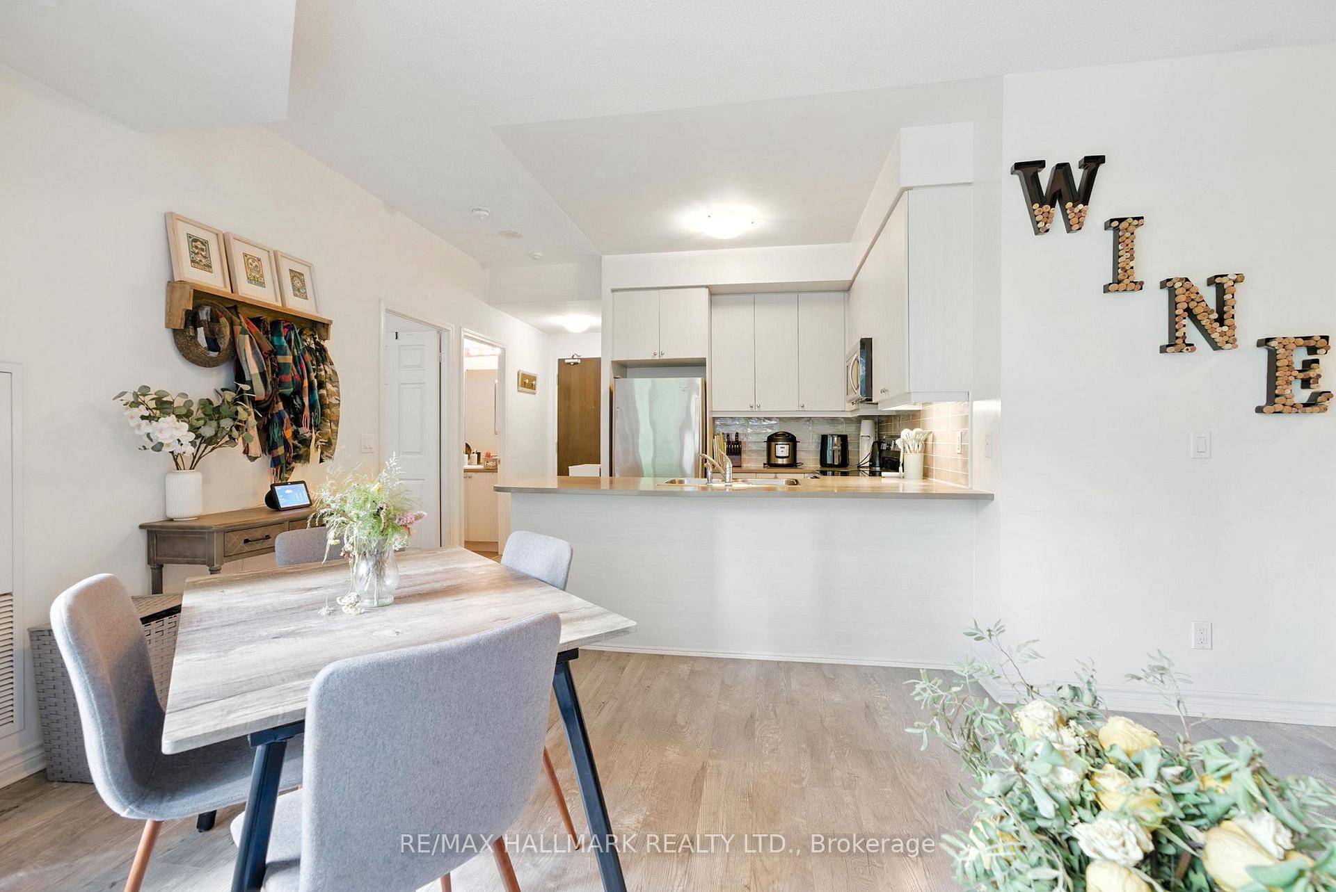 Photo 9 of Unit 301, 25 Lower Simcoe Street, Toronto, Waterfront Communities — HOMEH