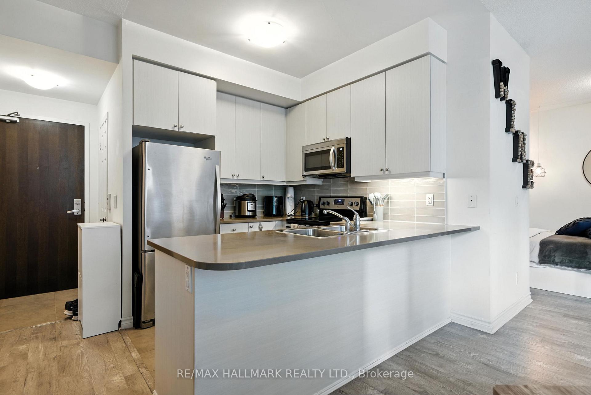 Photo 10 of Unit 301, 25 Lower Simcoe Street, Toronto, Waterfront Communities — HOMEH