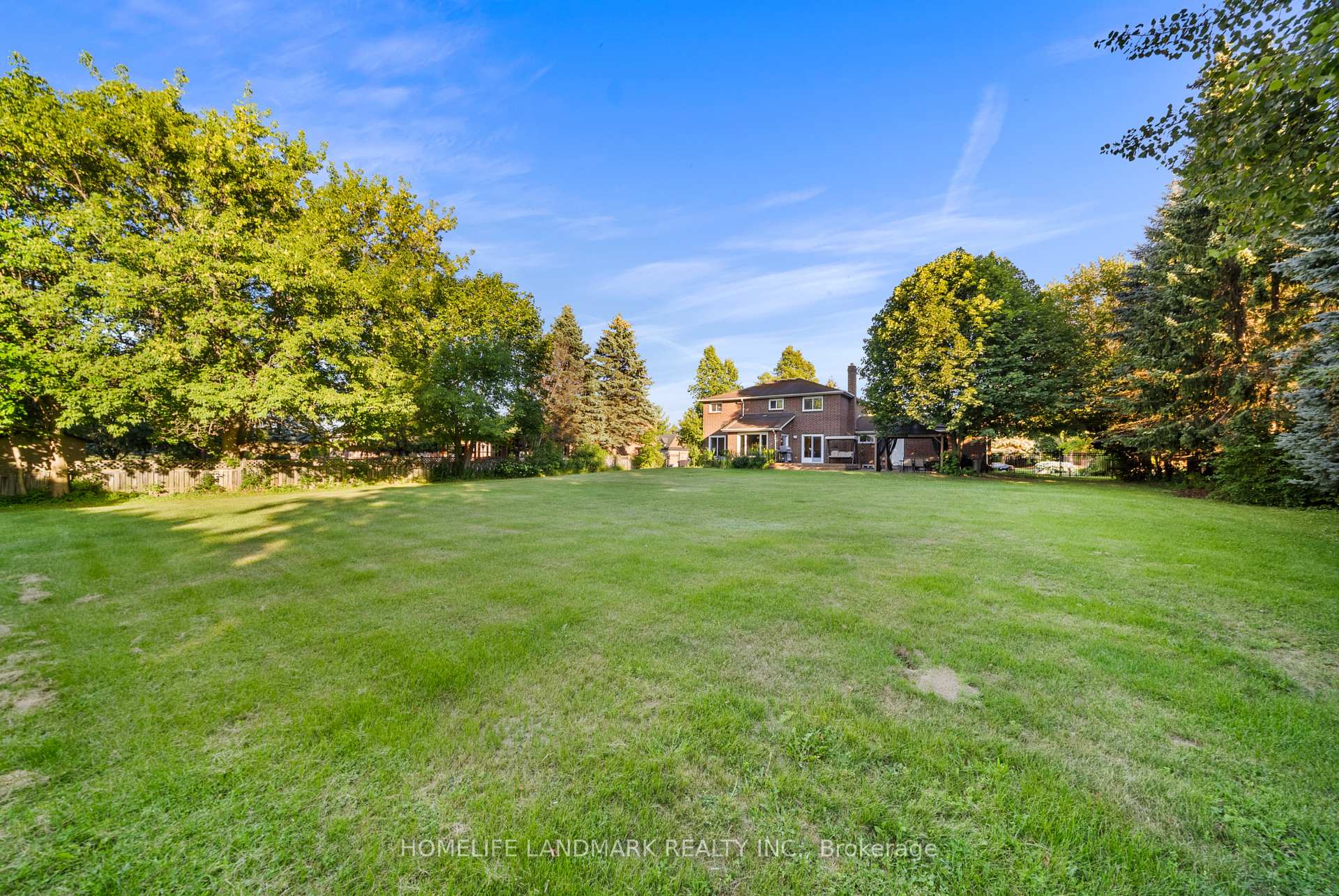 Photo 4 of 148 Burton Grove, King, King City — HOMEH