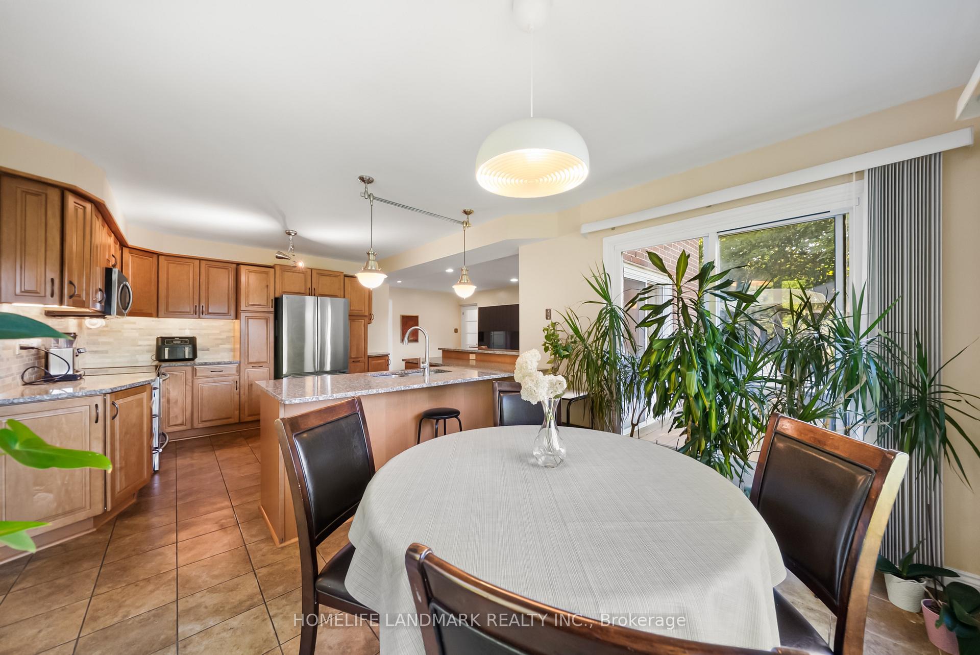 Photo 19 of 148 Burton Grove, King, King City — HOMEH