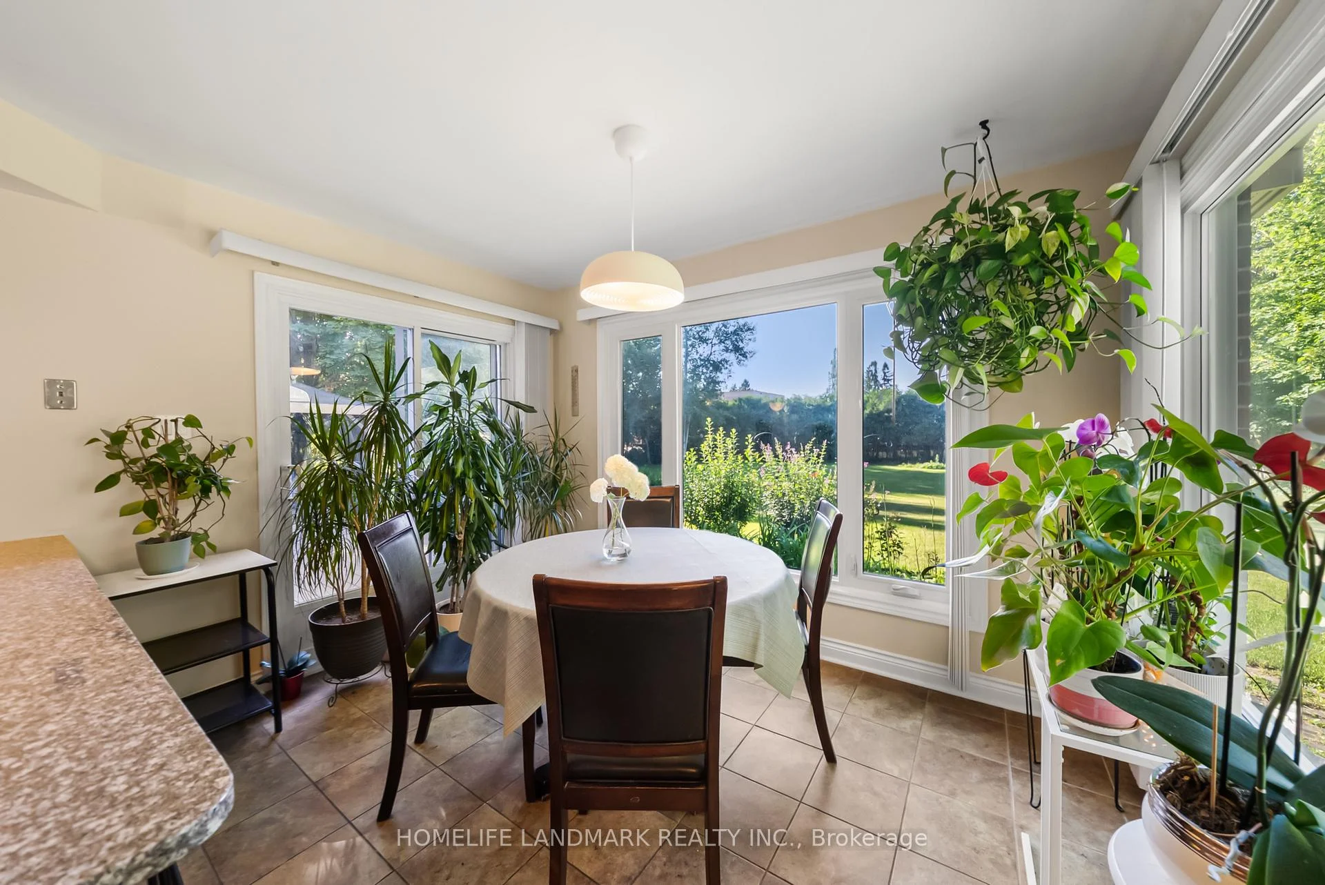 Photo 11 of 148 Burton Grove, King, King City — HOMEH