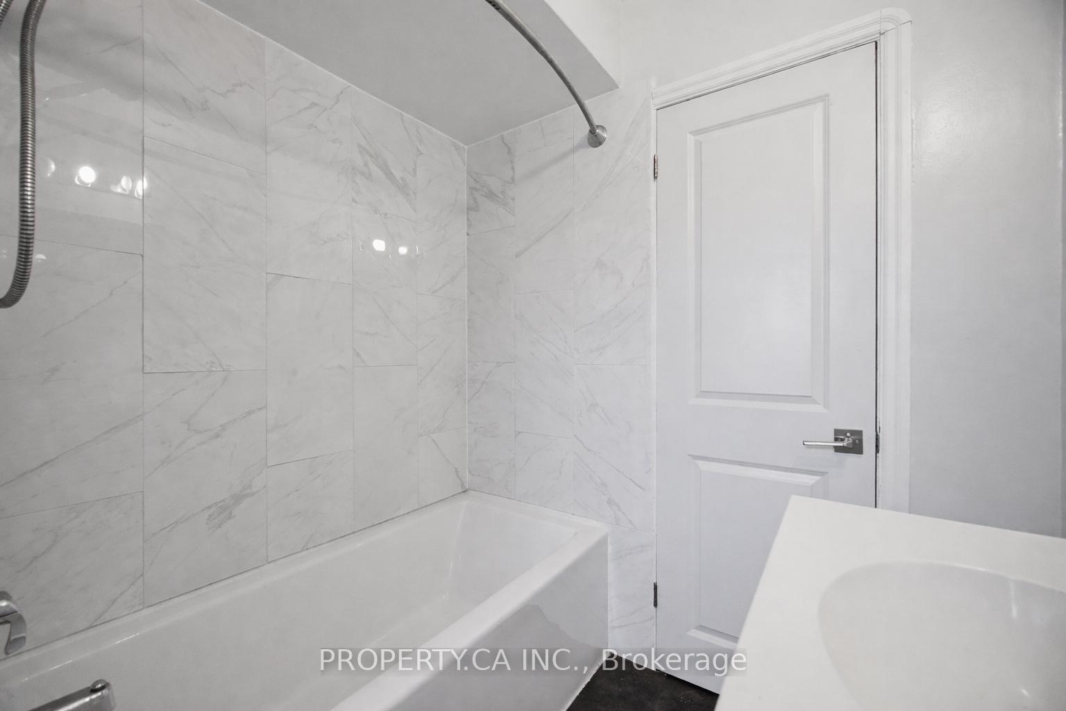 Photo 17 of 109 Pleasant Avenue, North York, Newtonbrook West — HOMEH
