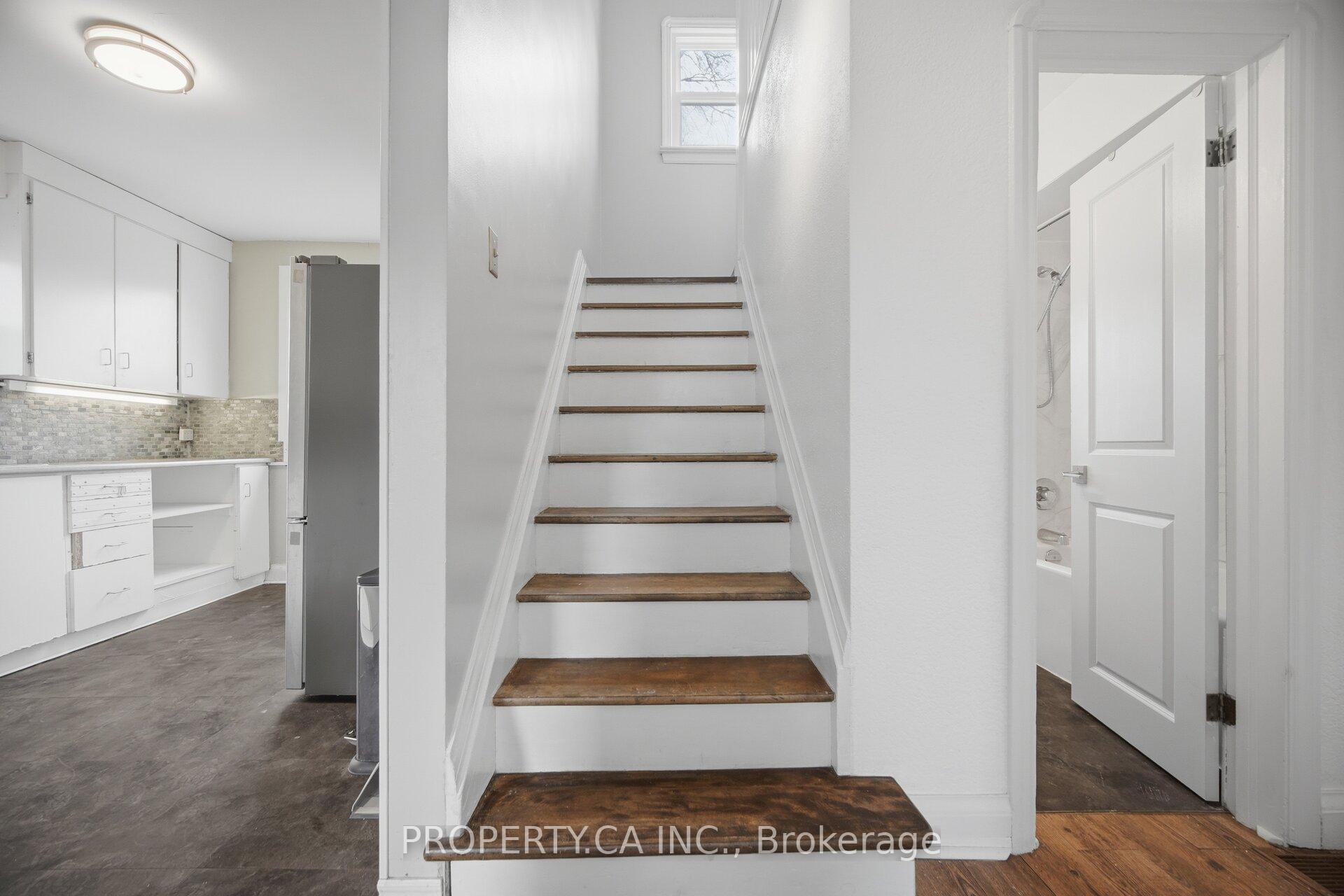 Photo 18 of 109 Pleasant Avenue, North York, Newtonbrook West — HOMEH