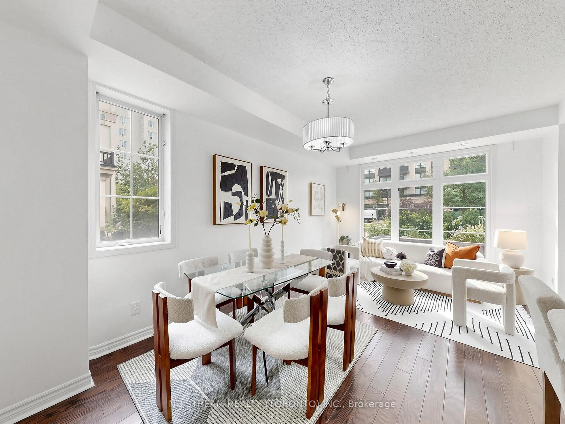 Photo 5 of Unit 5, 7 Brighton Place, Vaughan, Crestwood-Springfarm-Yorkhill — HOMEH