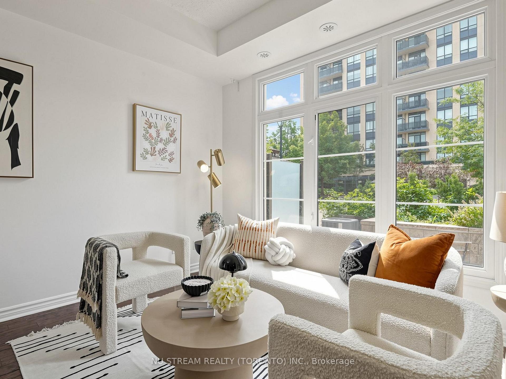 Photo 8 of Unit 5, 7 Brighton Place, Vaughan, Crestwood-Springfarm-Yorkhill — HOMEH