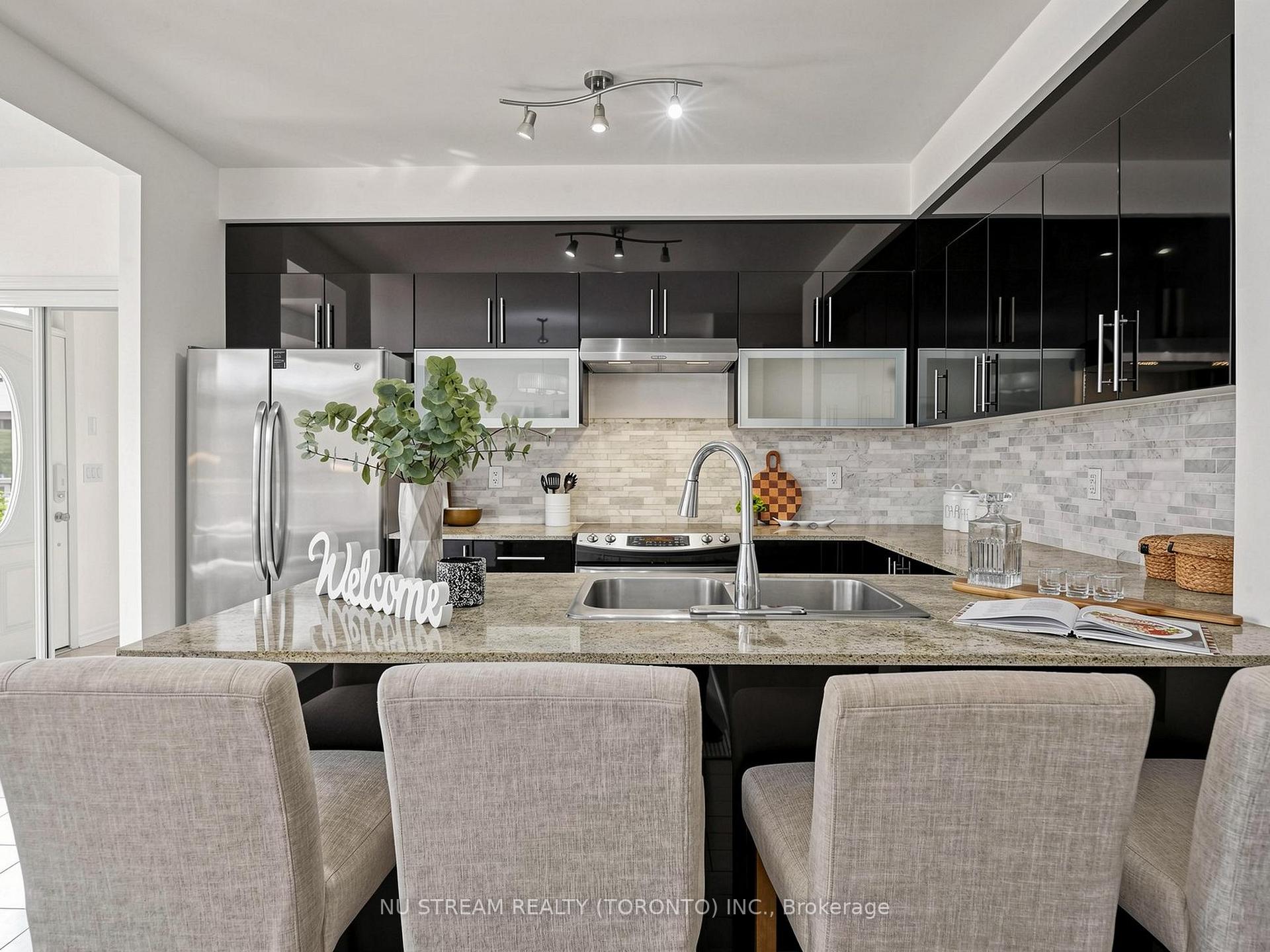 Photo 22 of Unit 5, 7 Brighton Place, Vaughan, Crestwood-Springfarm-Yorkhill — HOMEH