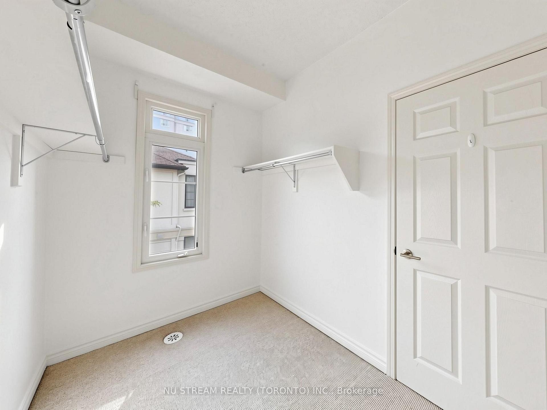 Photo 40 of Unit 5, 7 Brighton Place, Vaughan, Crestwood-Springfarm-Yorkhill — HOMEH