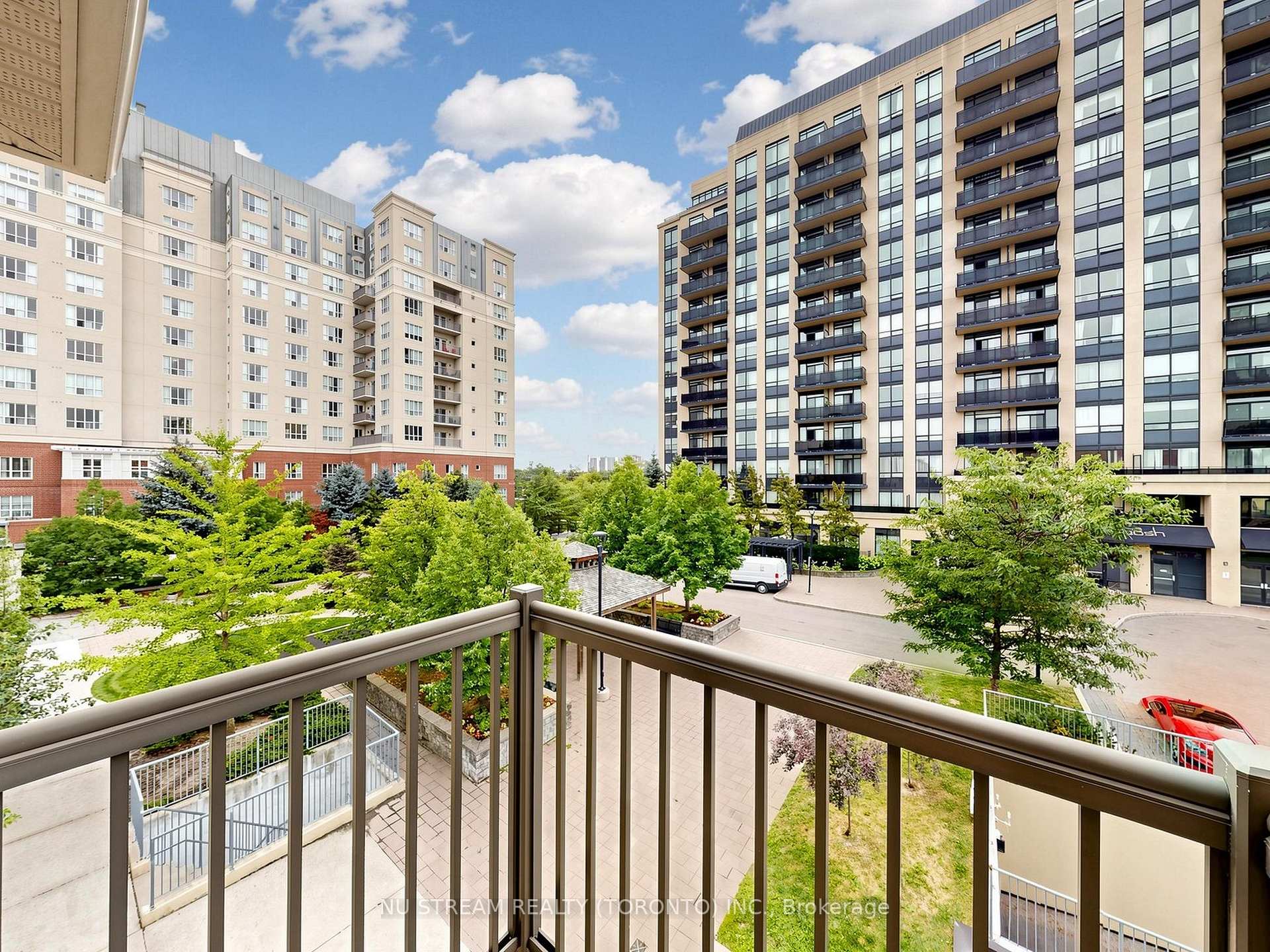 Photo 45 of Unit 5, 7 Brighton Place, Vaughan, Crestwood-Springfarm-Yorkhill — HOMEH