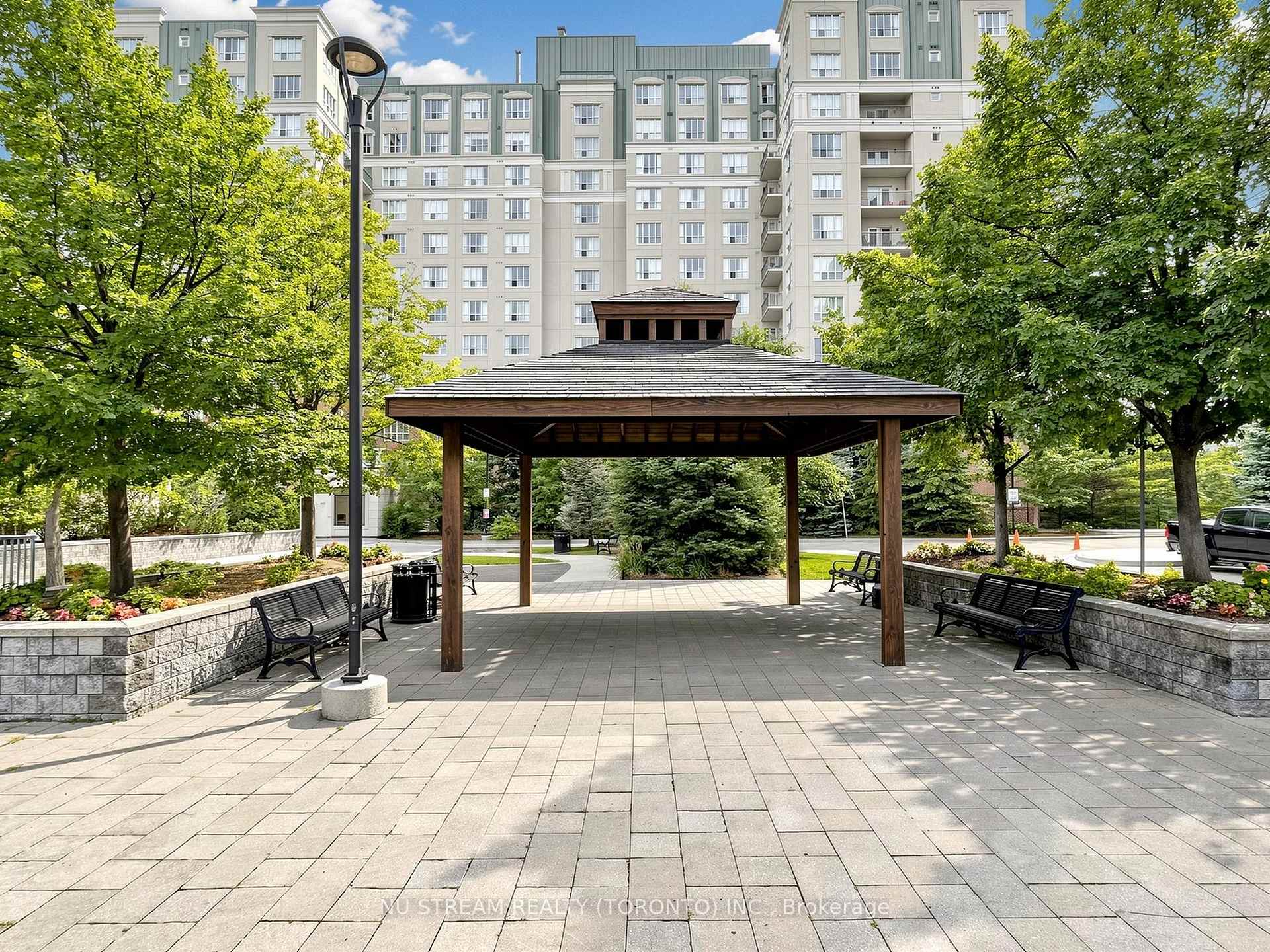Photo 46 of Unit 5, 7 Brighton Place, Vaughan, Crestwood-Springfarm-Yorkhill — HOMEH