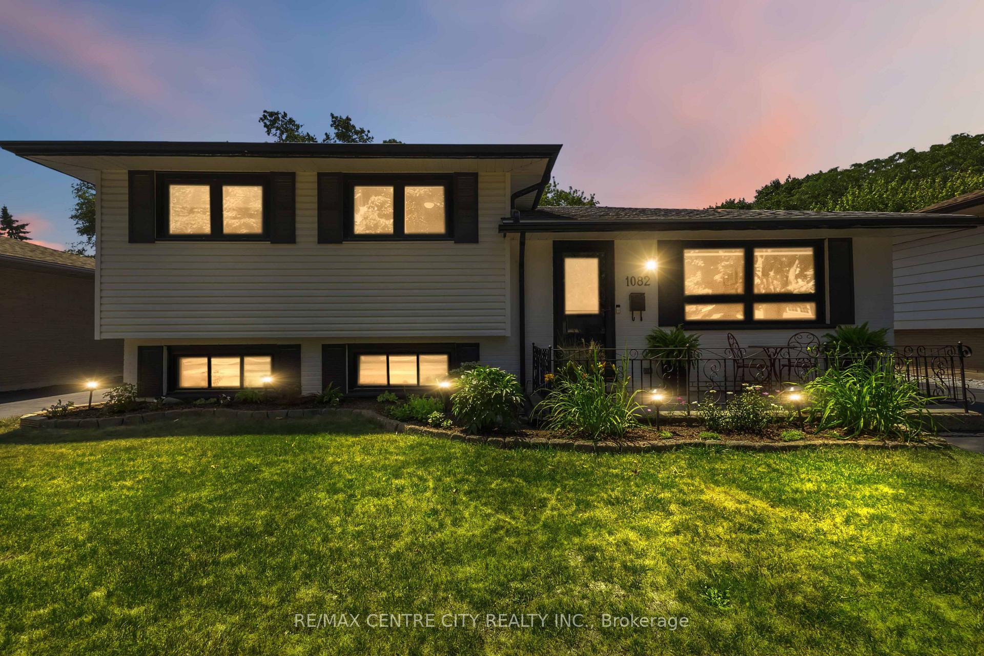 Photo 3 of 1082 Chippewa Drive, London, East D — HOMEH