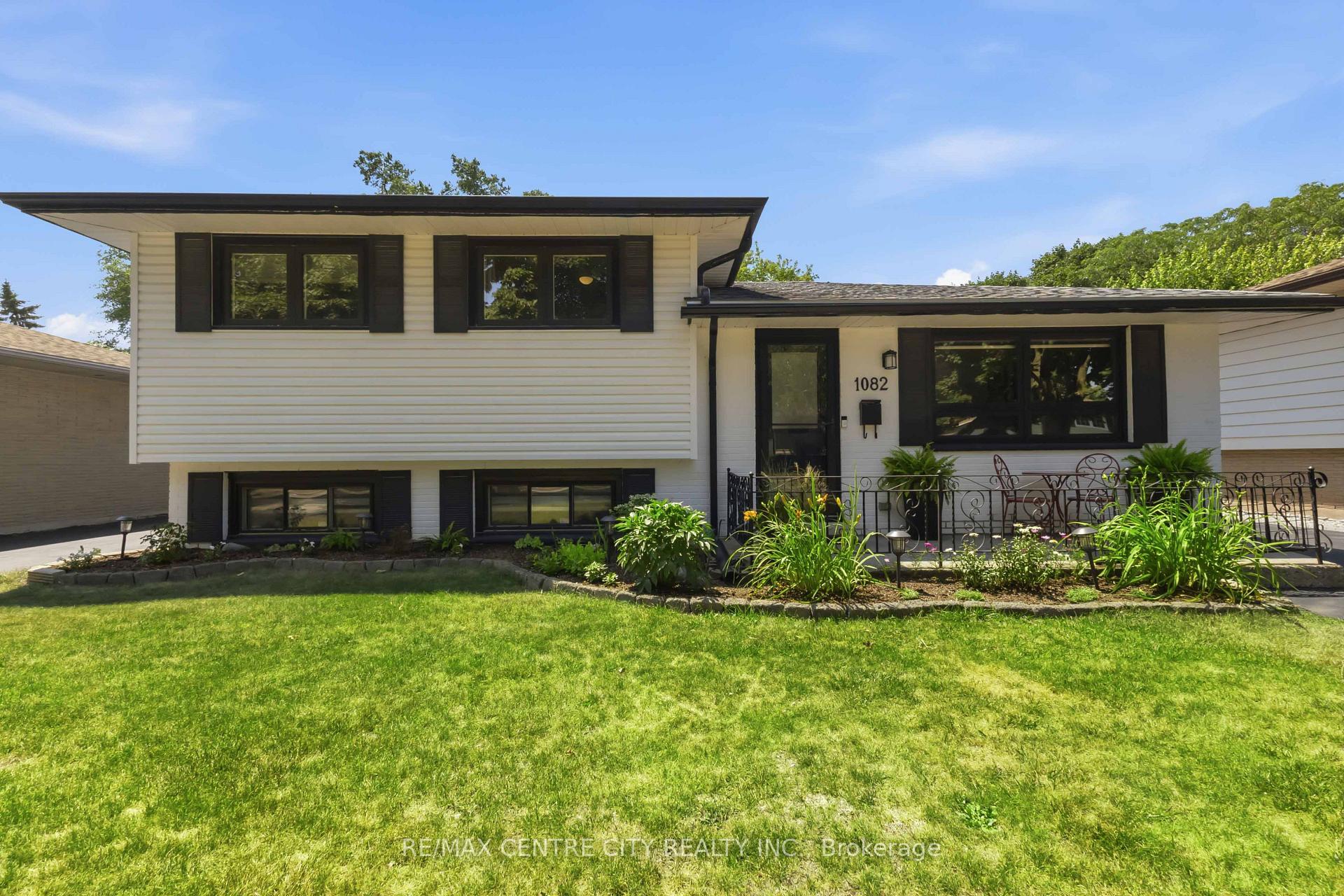Photo 4 of 1082 Chippewa Drive, London, East D — HOMEH