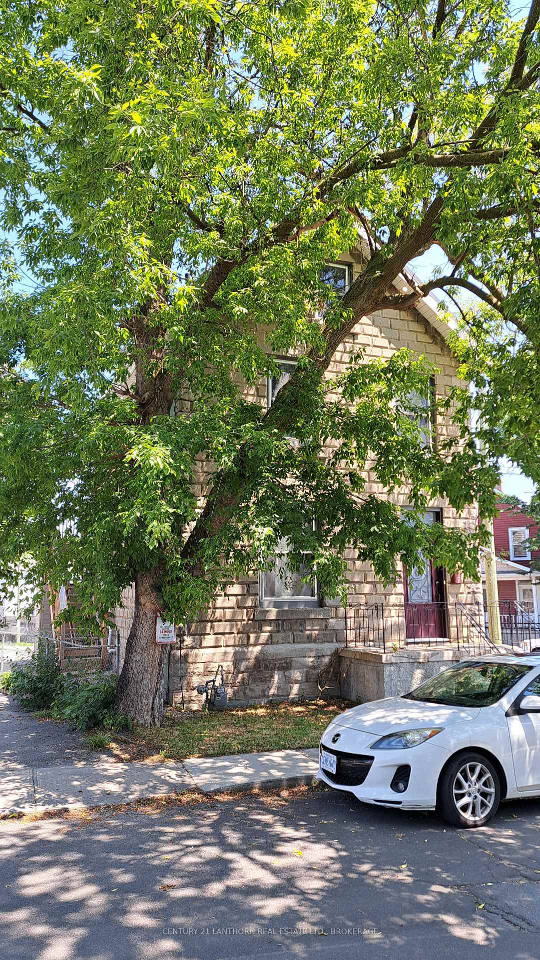 Photo 2 of Unit 1, 45 Chestnut Street, Kingston, East of Sir John A. Blvd — HOMEH