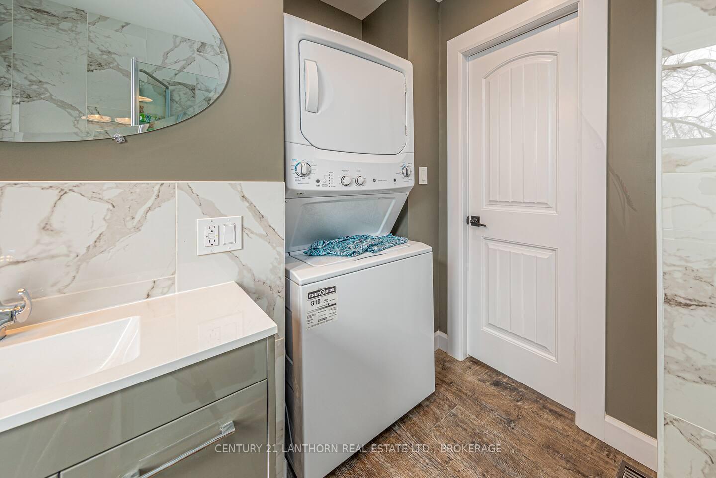 Photo 13 of Unit 1, 45 Chestnut Street, Kingston, East of Sir John A. Blvd — HOMEH