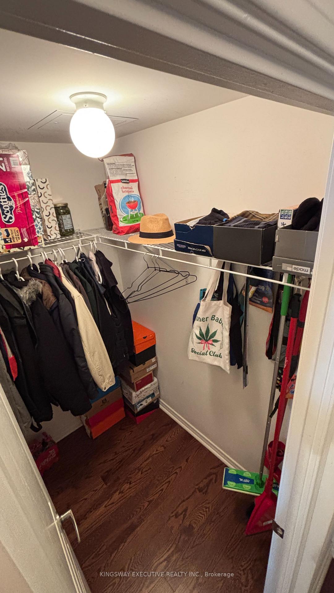 Photo 5 of Unit 1006, 15 Legion Road, Etobicoke, Mimico — HOMEH