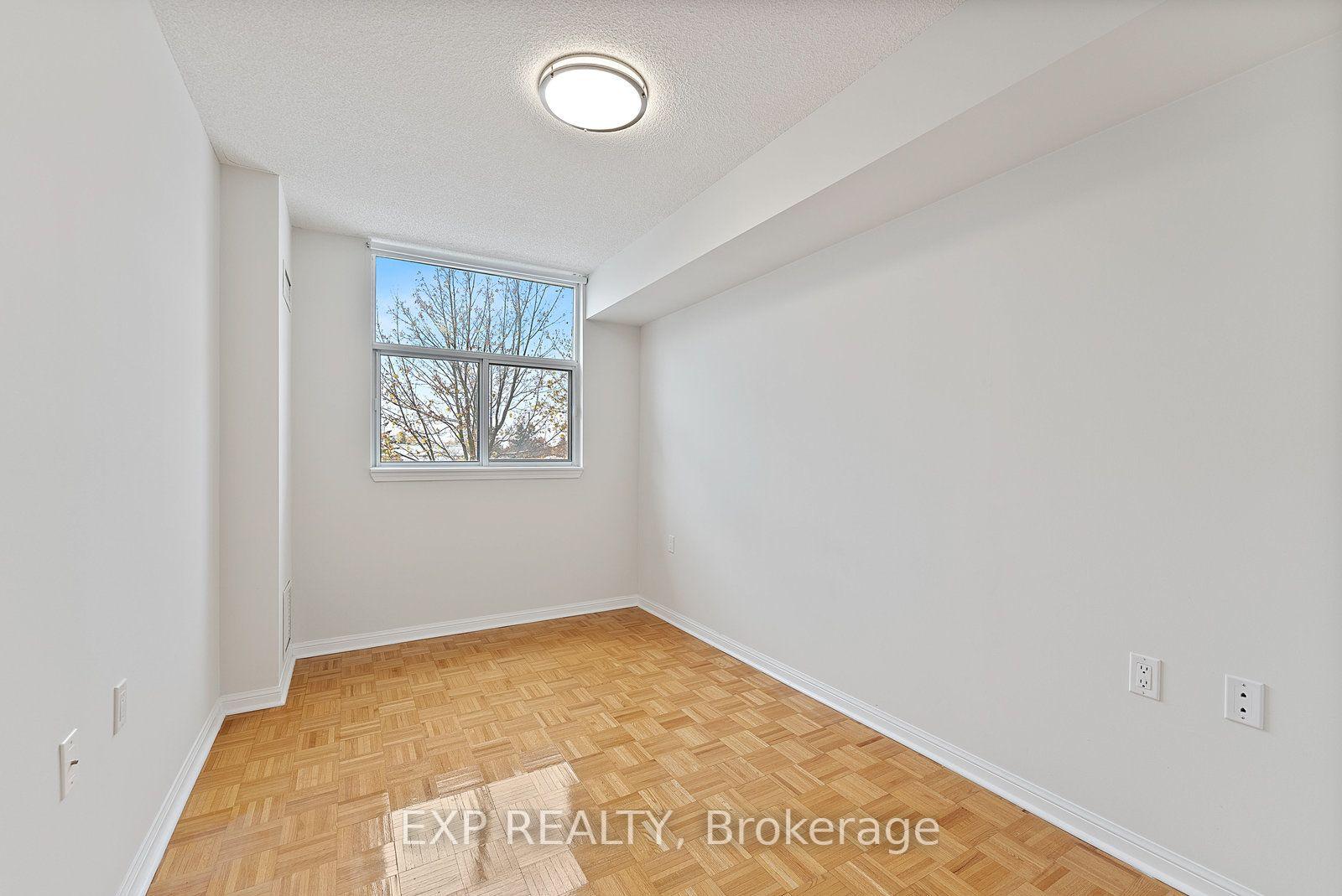 Photo 13 of Unit 210, 2506 Rutherford Road, Vaughan, Maple — HOMEH