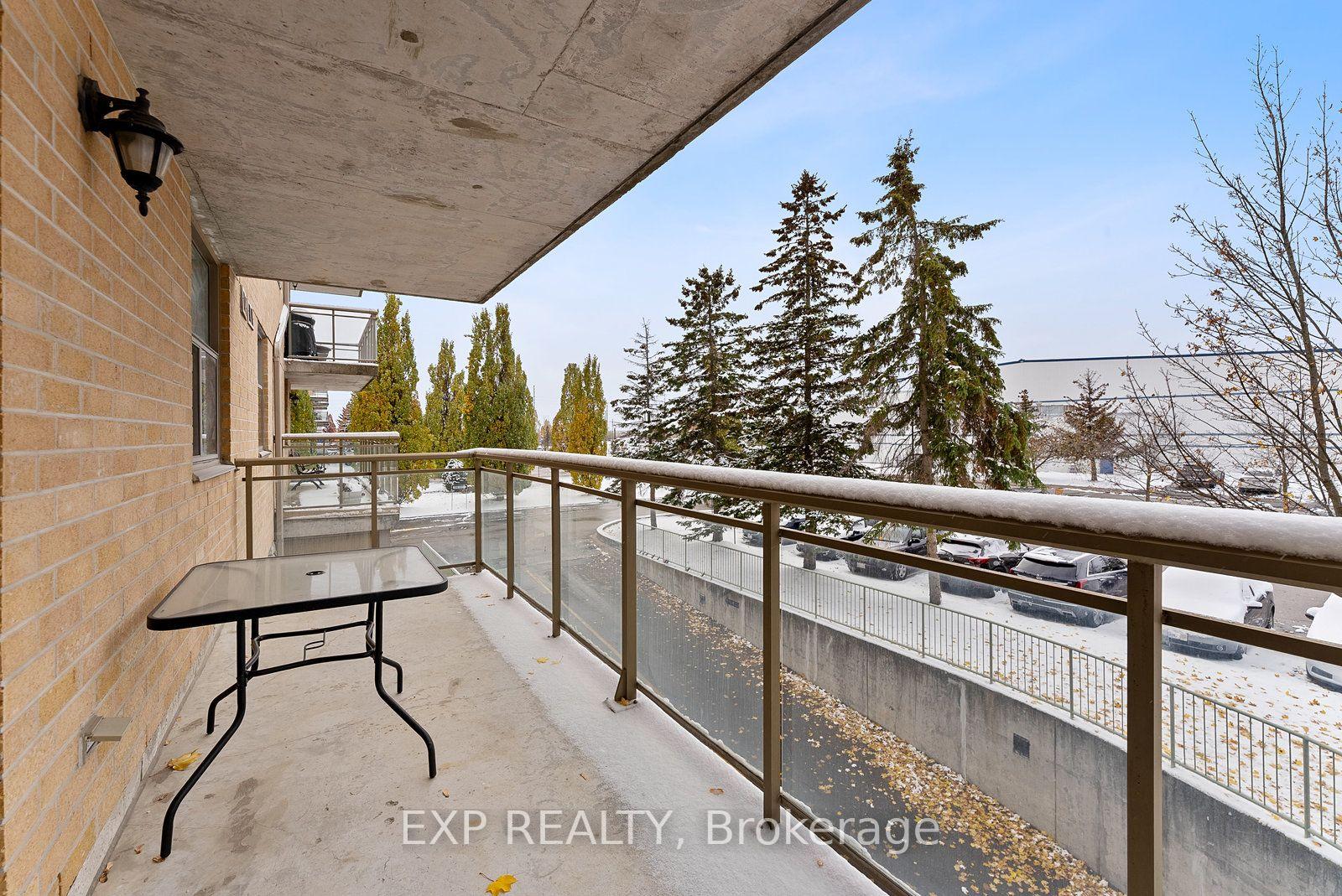 Photo 19 of Unit 210, 2506 Rutherford Road, Vaughan, Maple — HOMEH