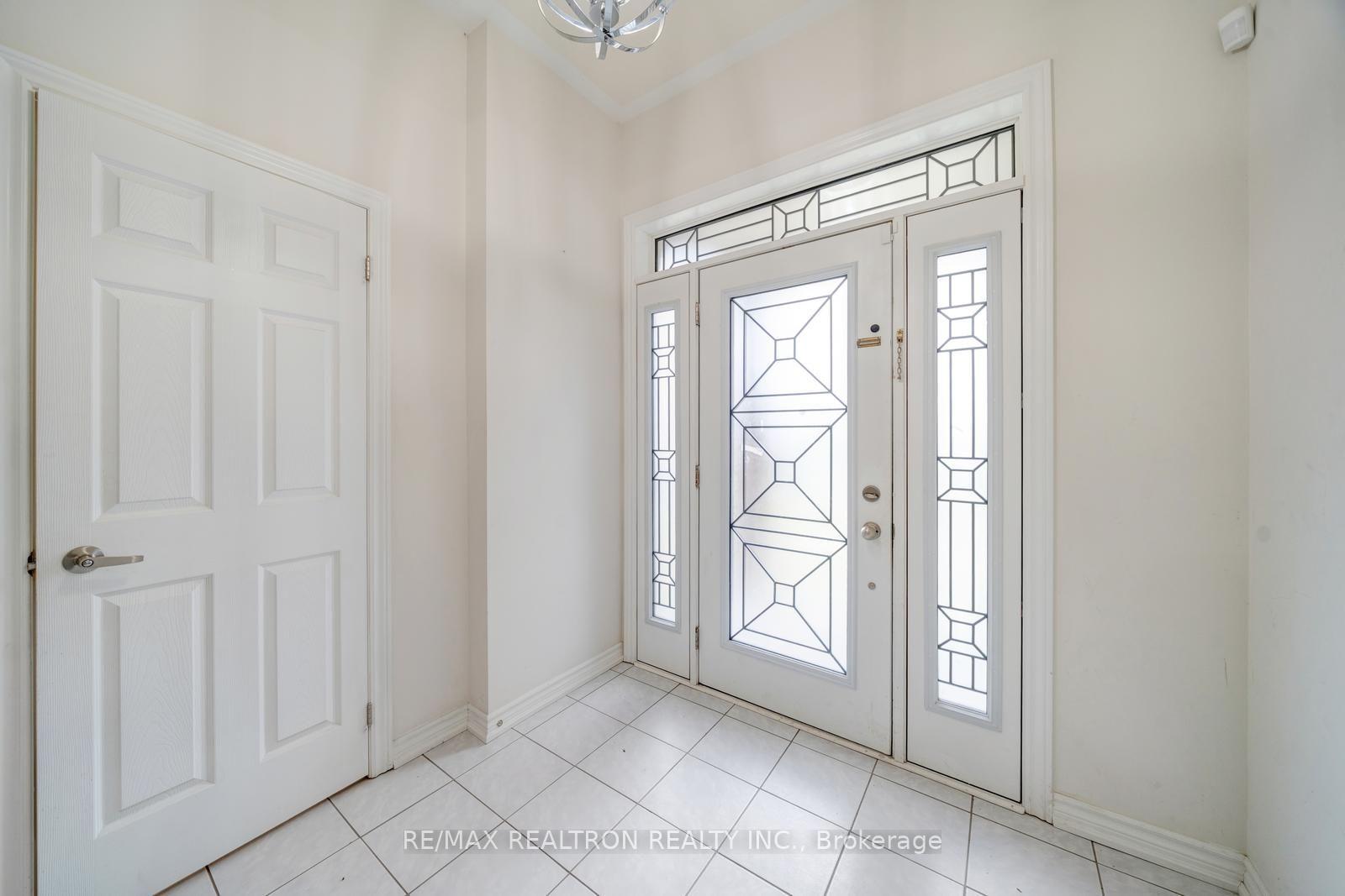 Photo 3 of 295 Northglen Boulevard, Clarington, Bowmanville — HOMEH