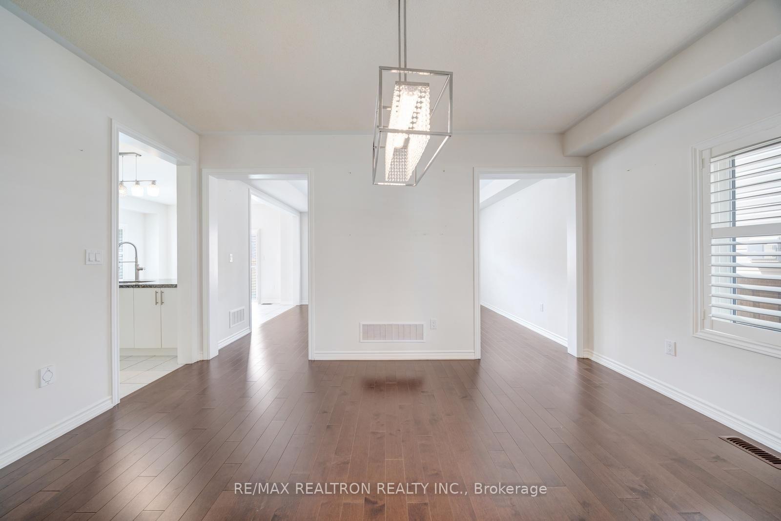 Photo 6 of 295 Northglen Boulevard, Clarington, Bowmanville — HOMEH