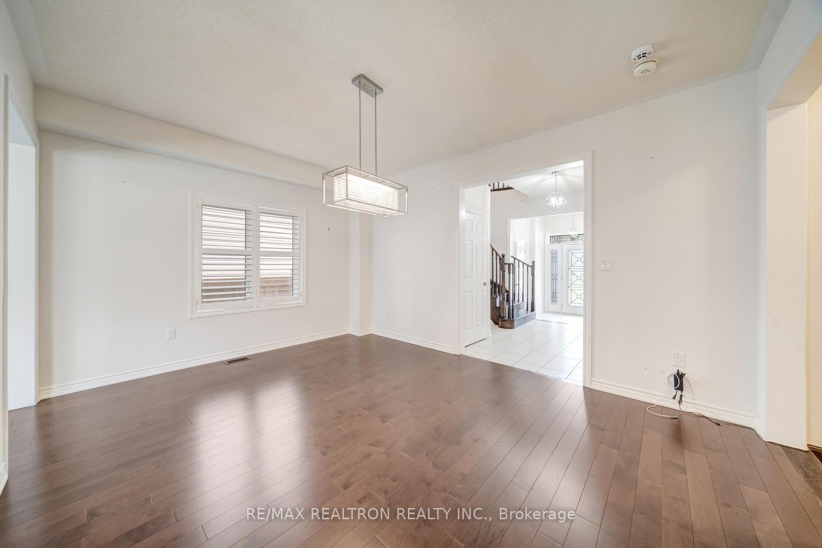 Photo 11 of 295 Northglen Boulevard, Clarington, Bowmanville — HOMEH