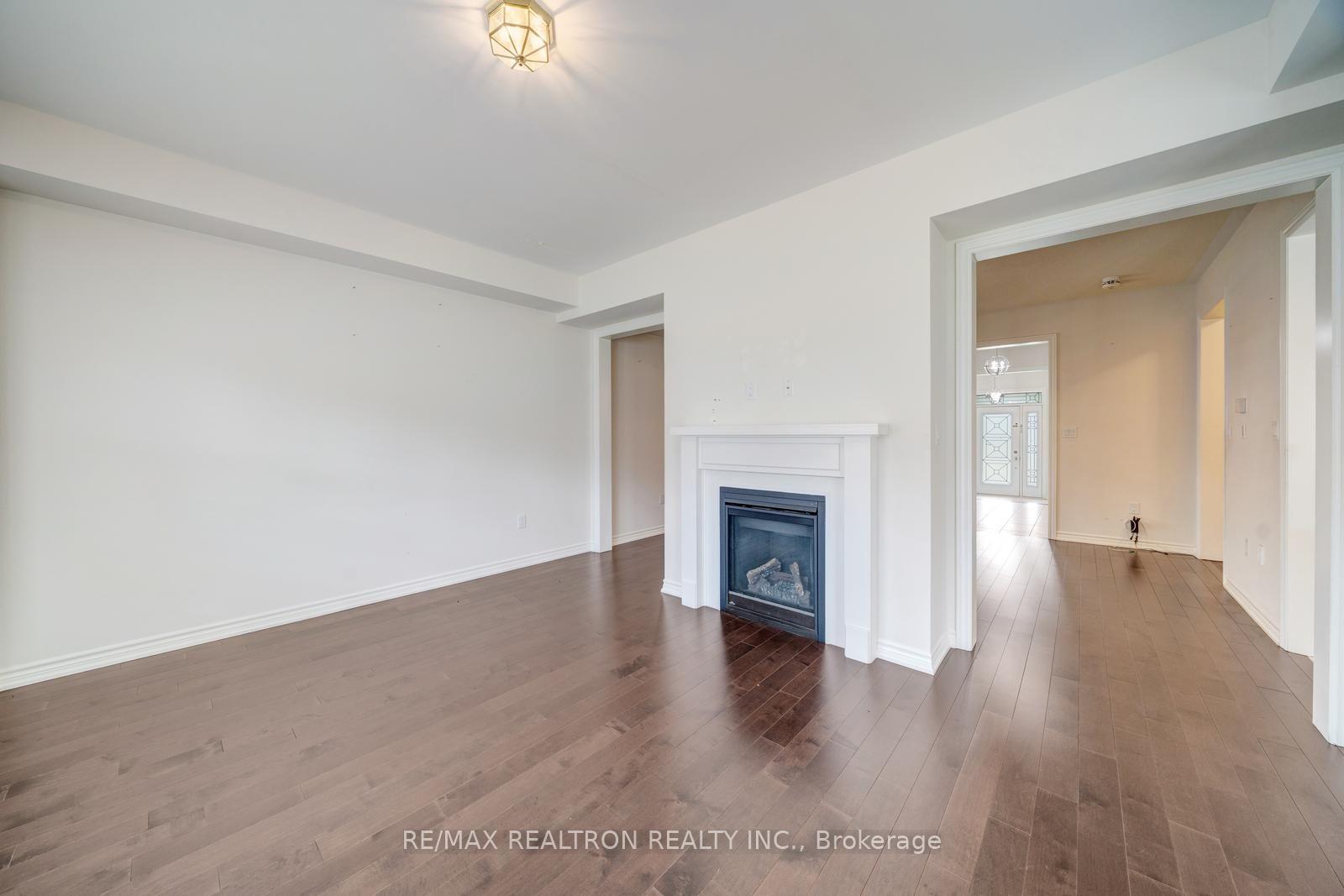 Photo 12 of 295 Northglen Boulevard, Clarington, Bowmanville — HOMEH