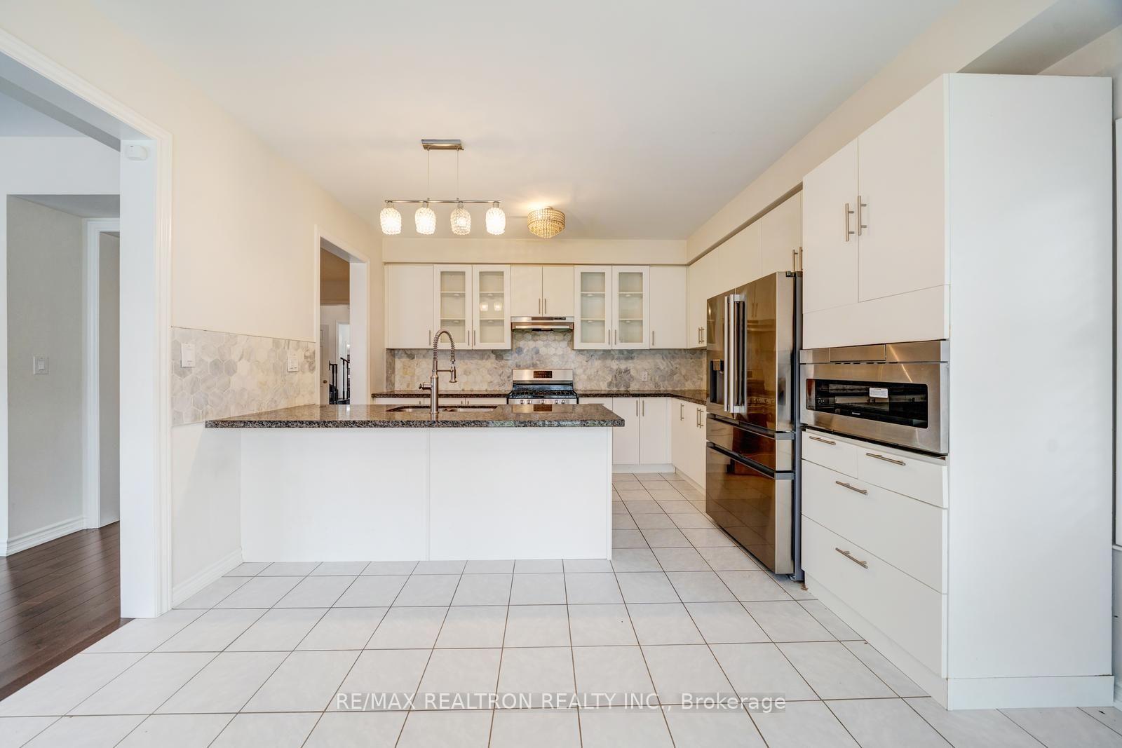 Photo 16 of 295 Northglen Boulevard, Clarington, Bowmanville — HOMEH