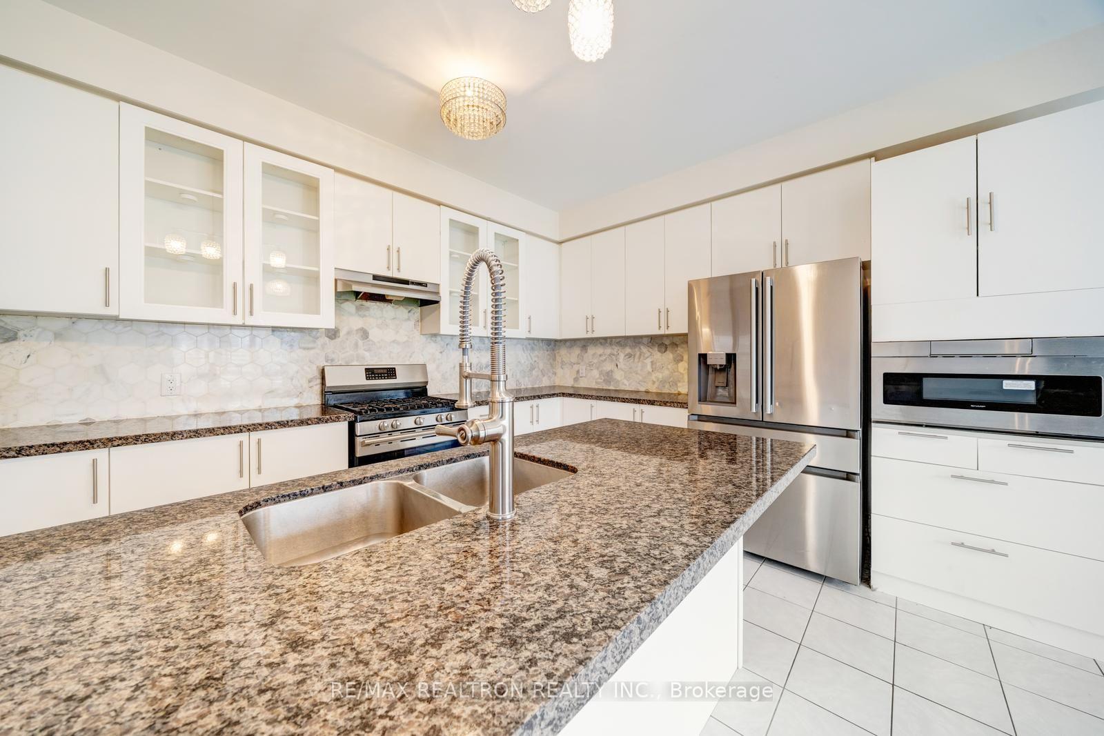 Photo 18 of 295 Northglen Boulevard, Clarington, Bowmanville — HOMEH