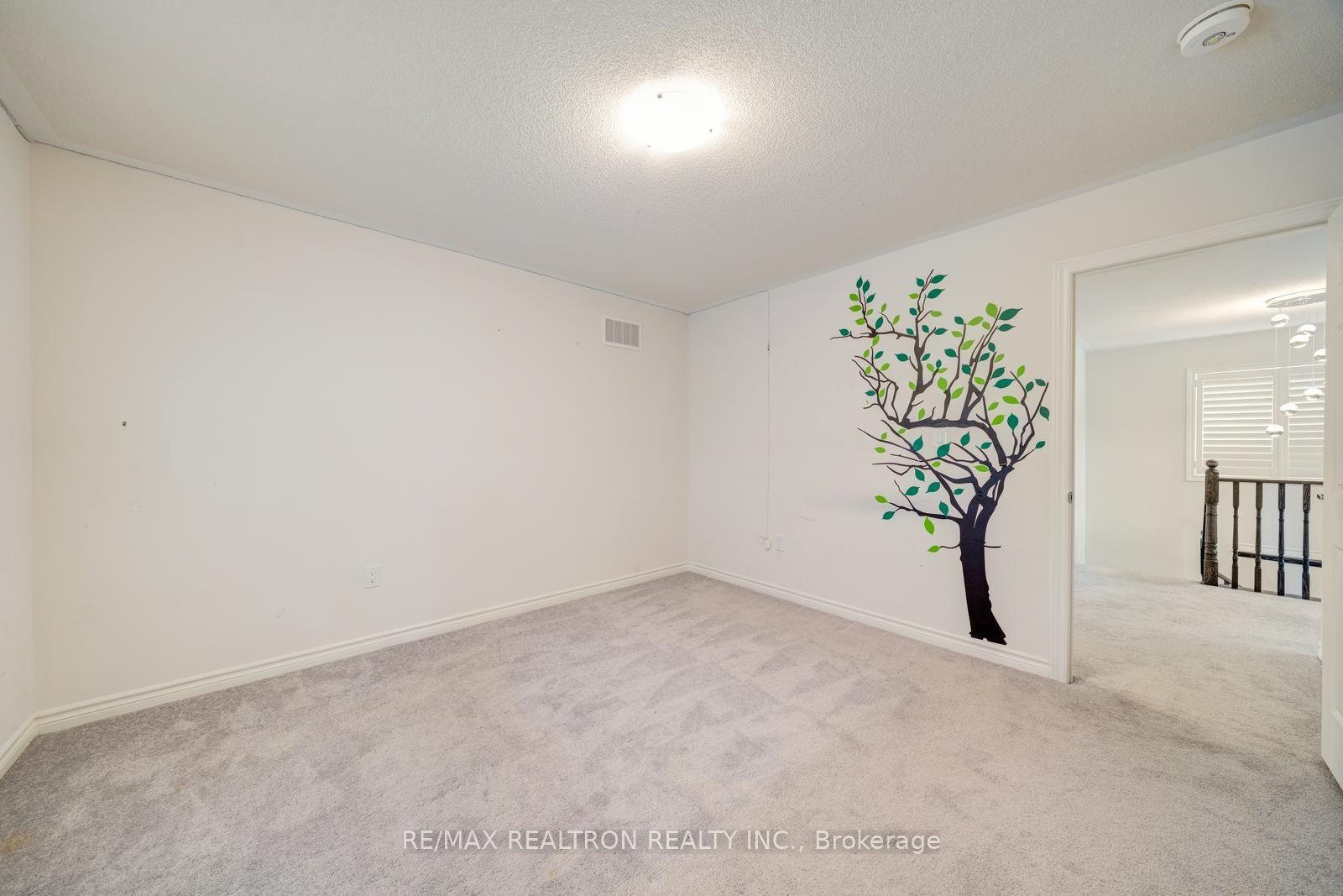 Photo 35 of 295 Northglen Boulevard, Clarington, Bowmanville — HOMEH