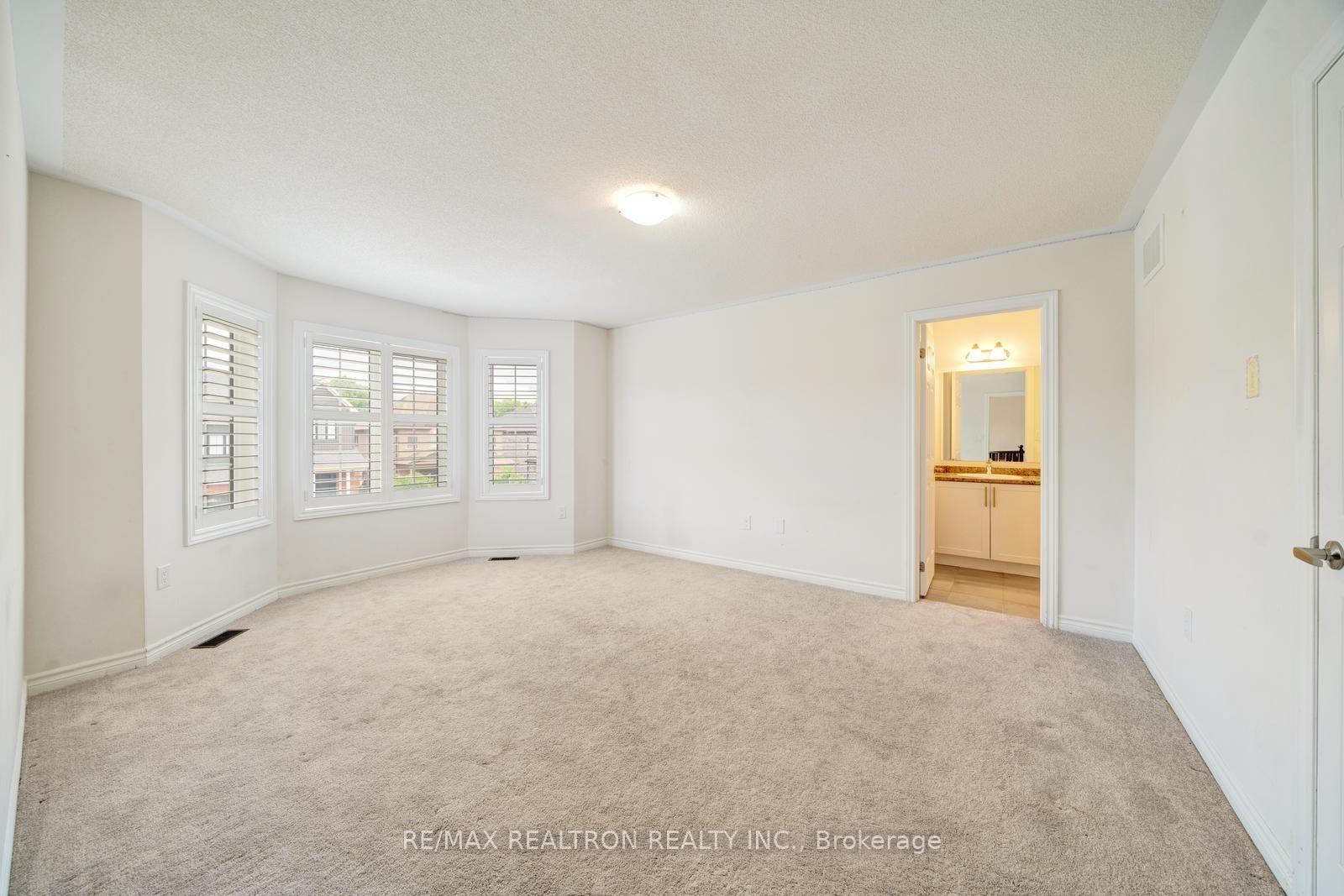 Photo 38 of 295 Northglen Boulevard, Clarington, Bowmanville — HOMEH