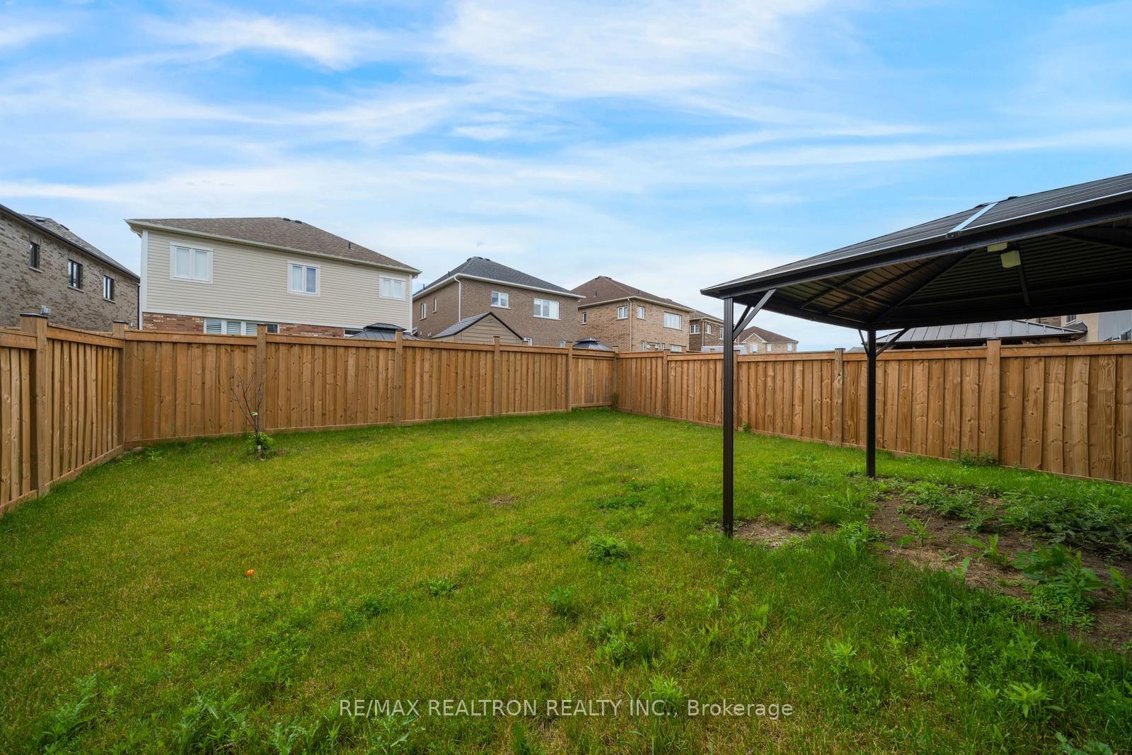 Photo 50 of 295 Northglen Boulevard, Clarington, Bowmanville — HOMEH