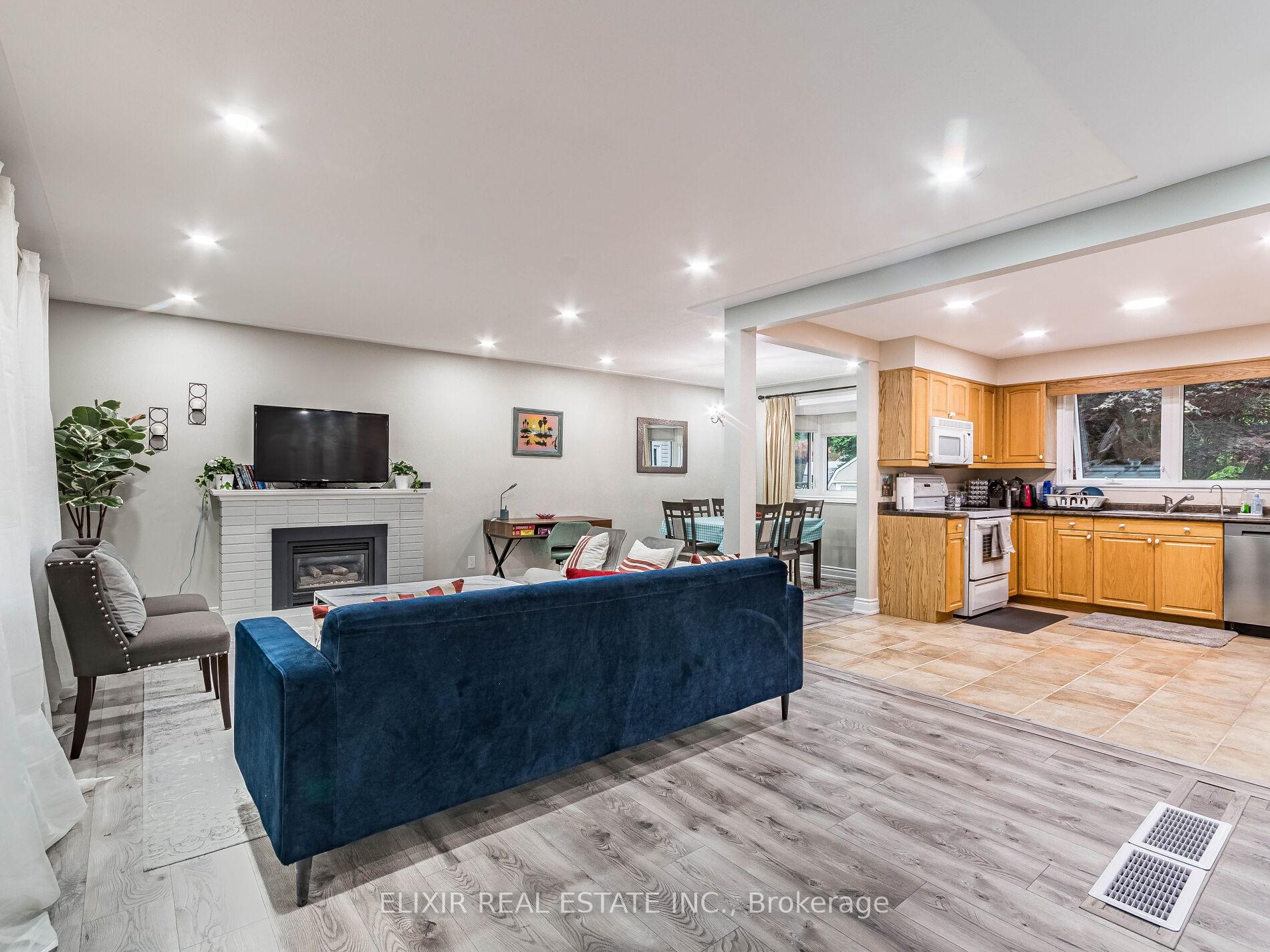 Photo 3 of Unit (Main Level), 686 Cedar Avenue, Burlington, LaSalle — HOMEH