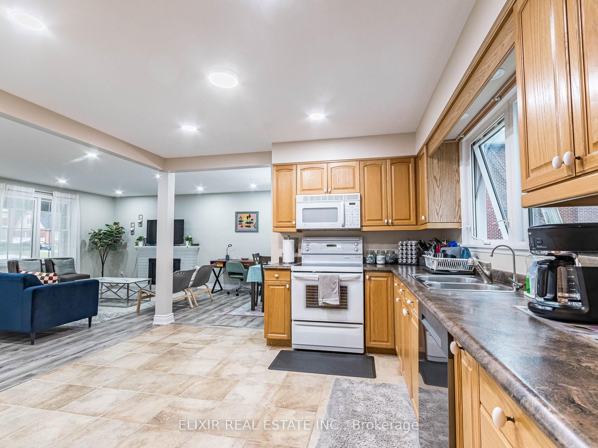 Photo 13 of Unit (Main Level), 686 Cedar Avenue, Burlington, LaSalle — HOMEH