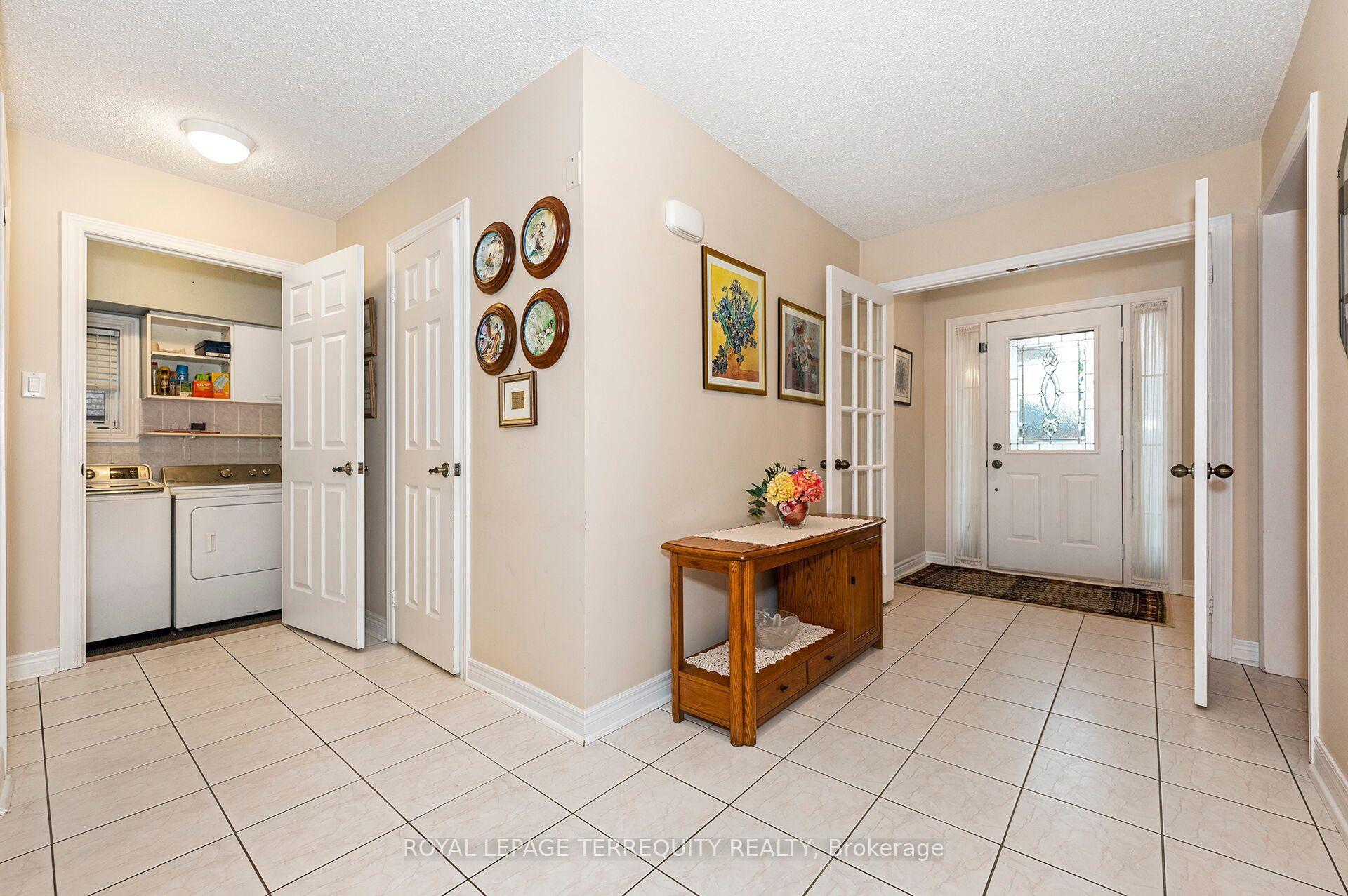 Photo 2 of 66 Gates Road, Vaughan, West Woodbridge — HOMEH